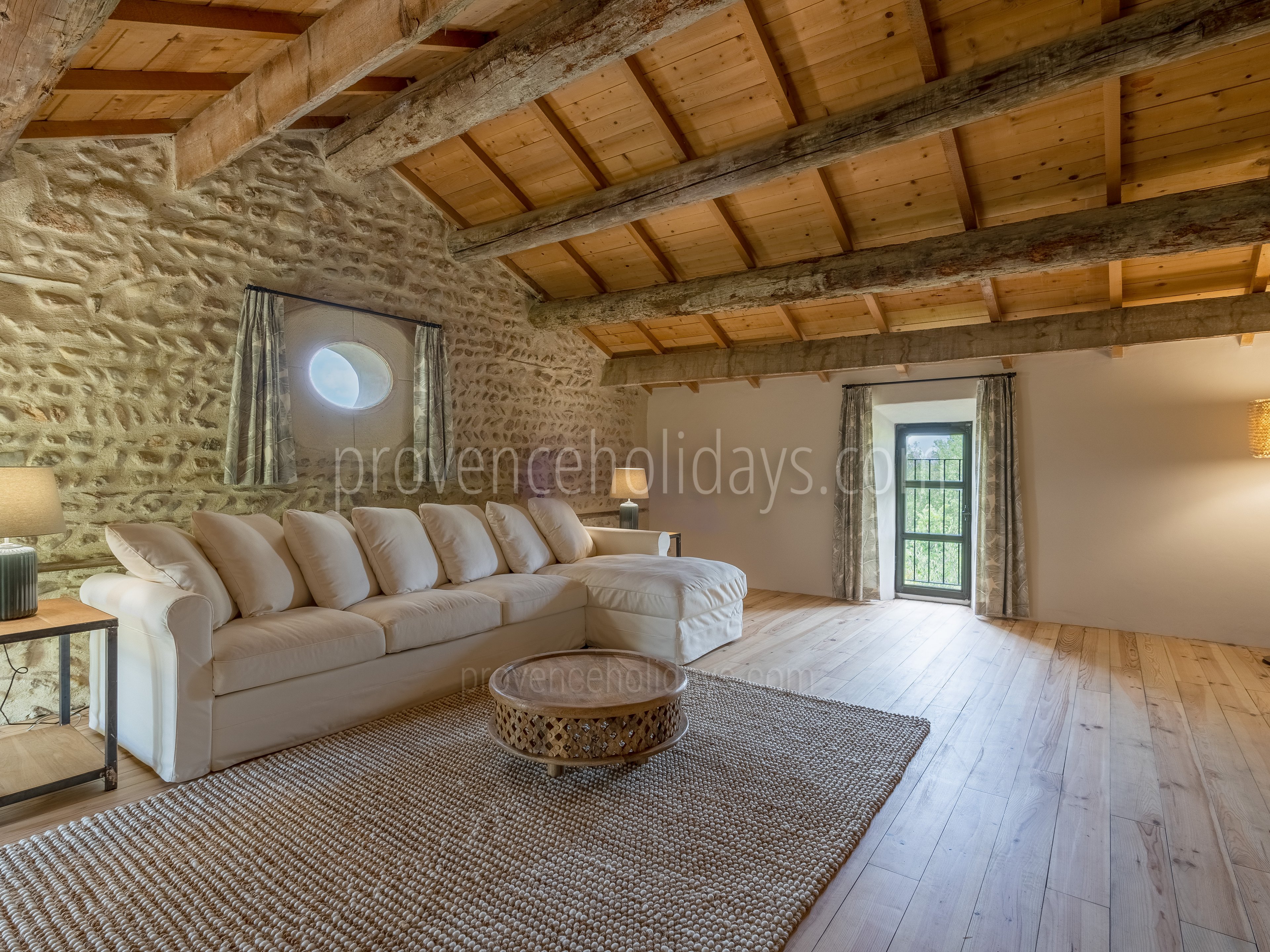 20 - Mas du Peyron: Villa: Interior