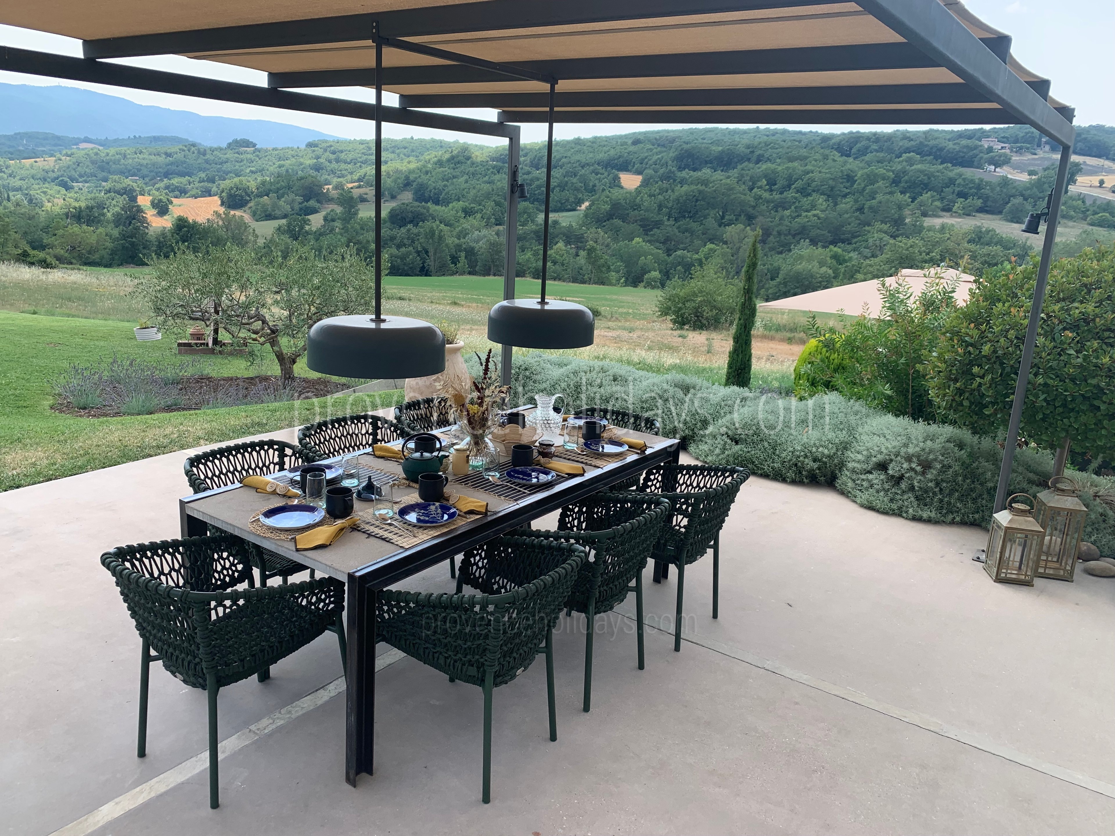 8 - Le Mas du Vallon: Villa: Exterior