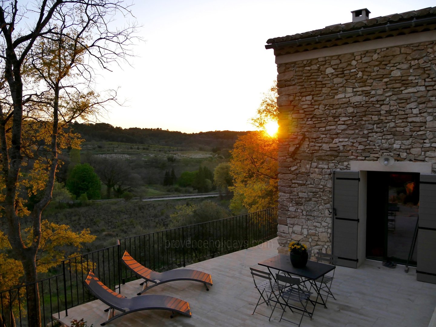 22 - La Roque sur Pernes: Villa: Exterior - Terrasse - Annexe