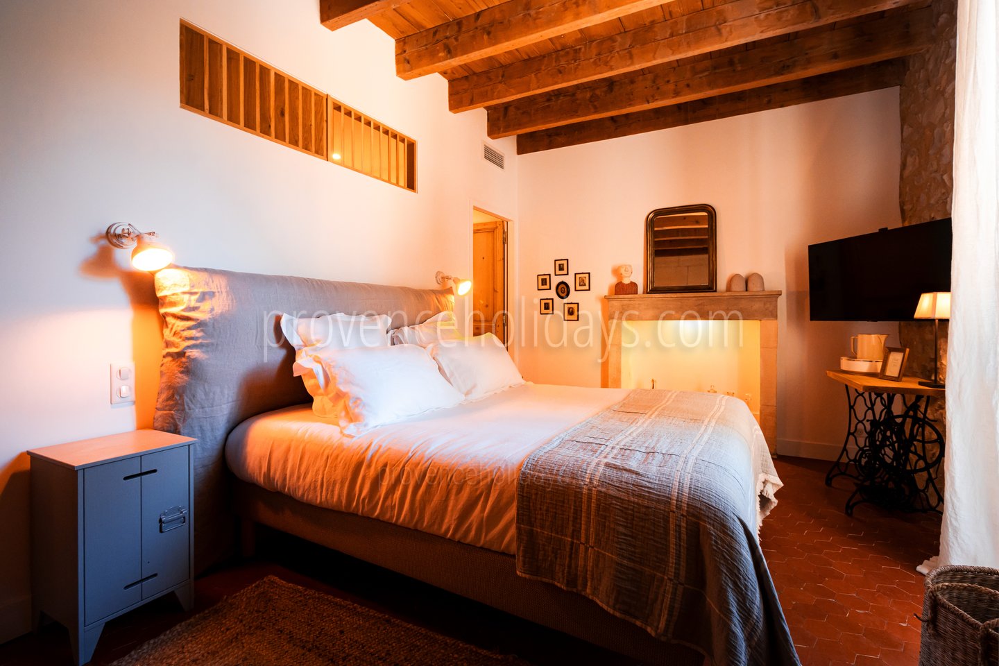 67 - Mas des Pommiers: Villa: Bedroom