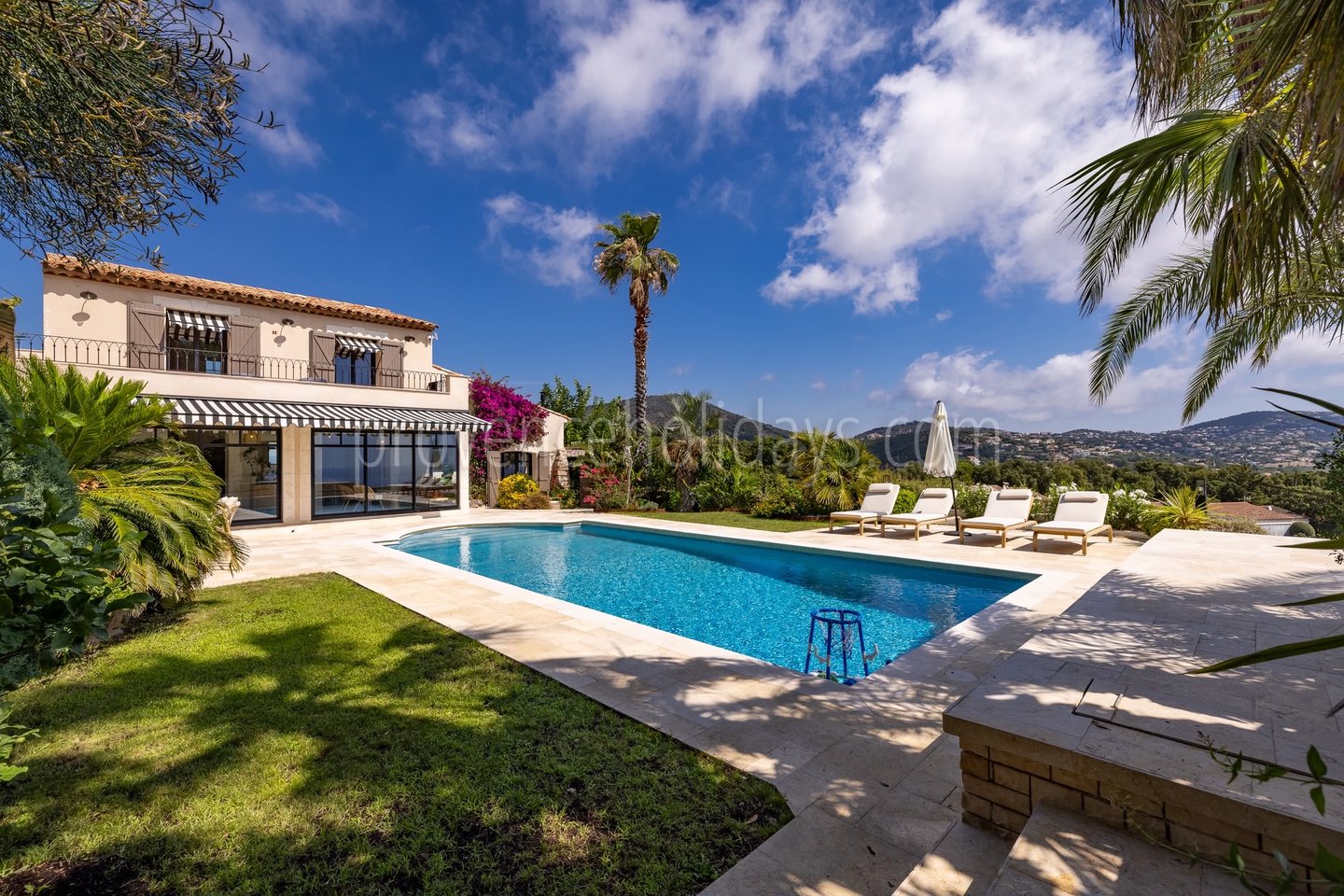 Villa Atome - -1