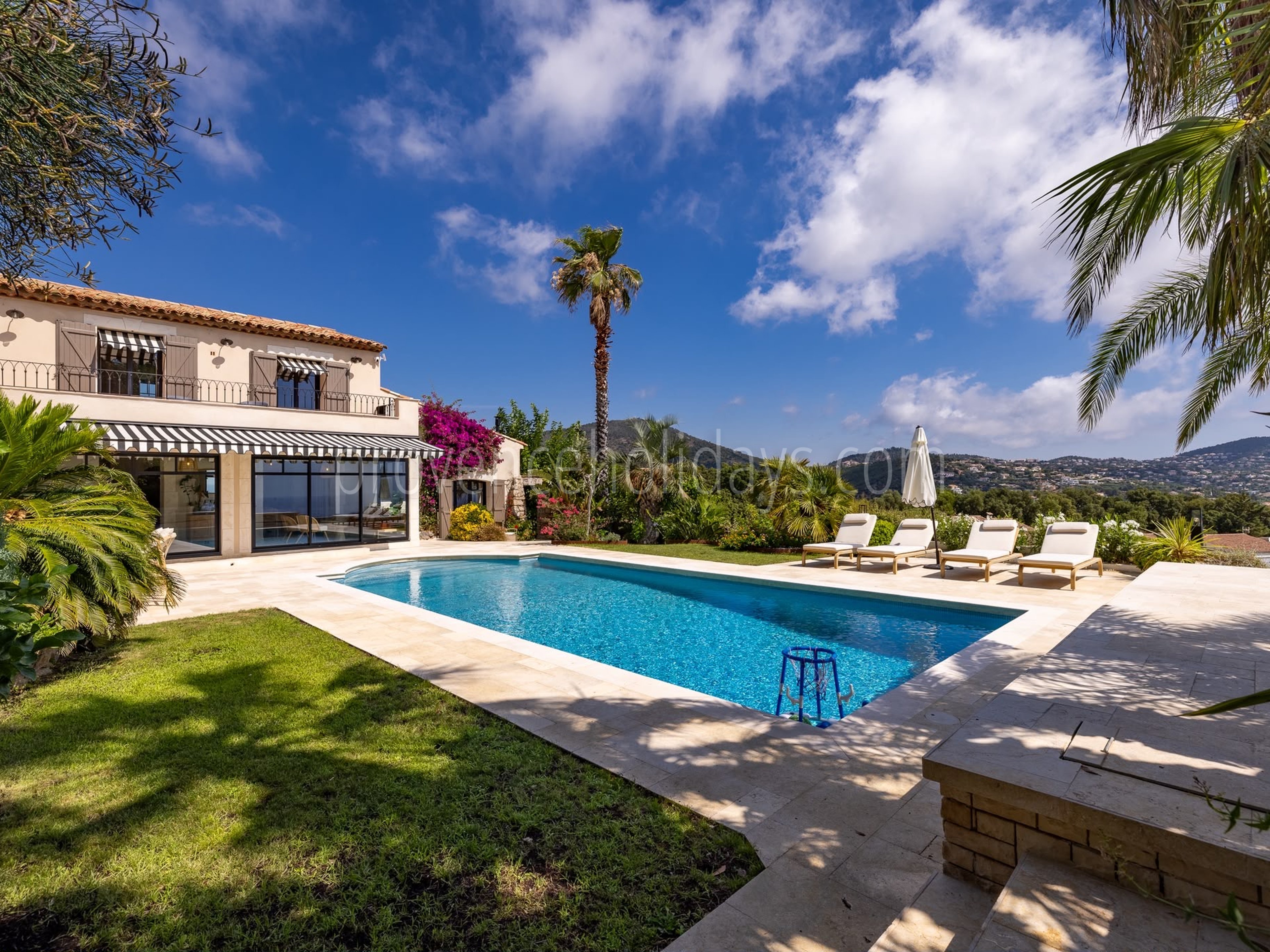 Villa Atome - -1