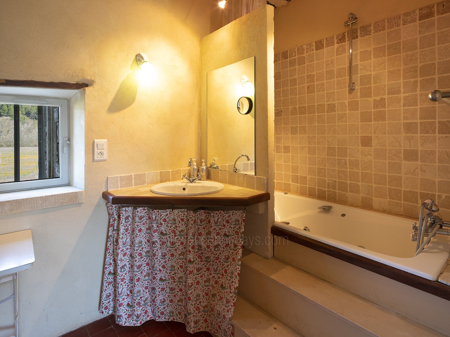 14 - Mas Luberon: Villa: Bathroom