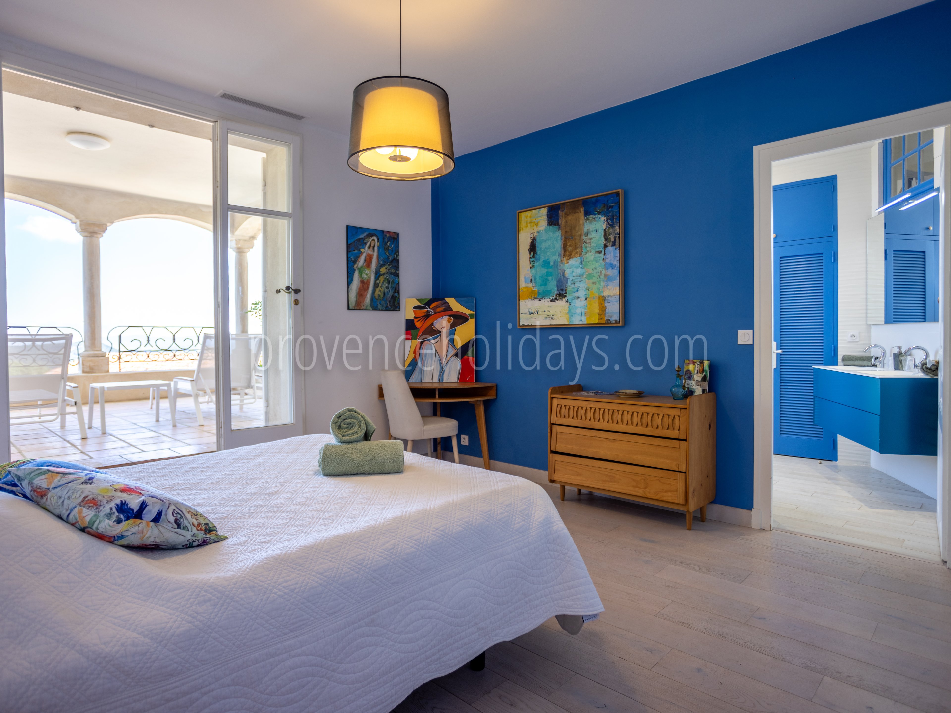 11 - Château des Lumières: Villa: Bedroom