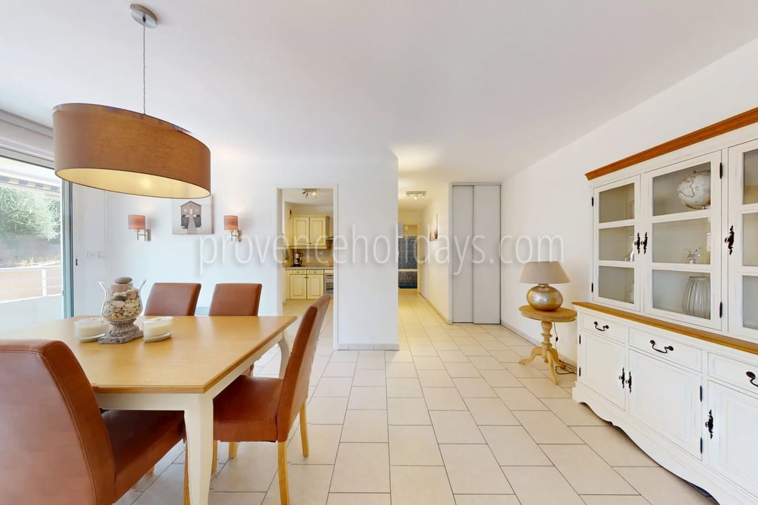 42 - Appartement in Cavalaire-sur-Mer: Villa: Interior