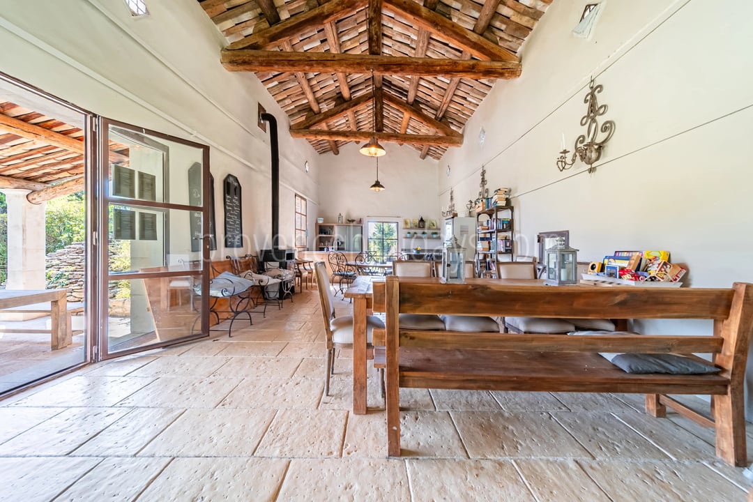 3 - Hameau en pierre à L\'Isle-sur-la-Sorgue: Villa: Interior