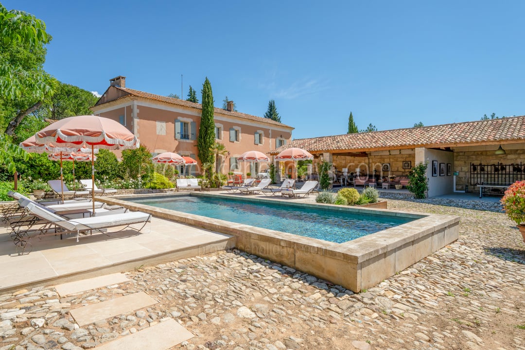 25 - La Bastide Incarnat: Villa: Exterior