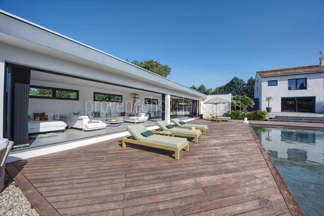 50 - House with pool house in Eyguières: Villa: Pool