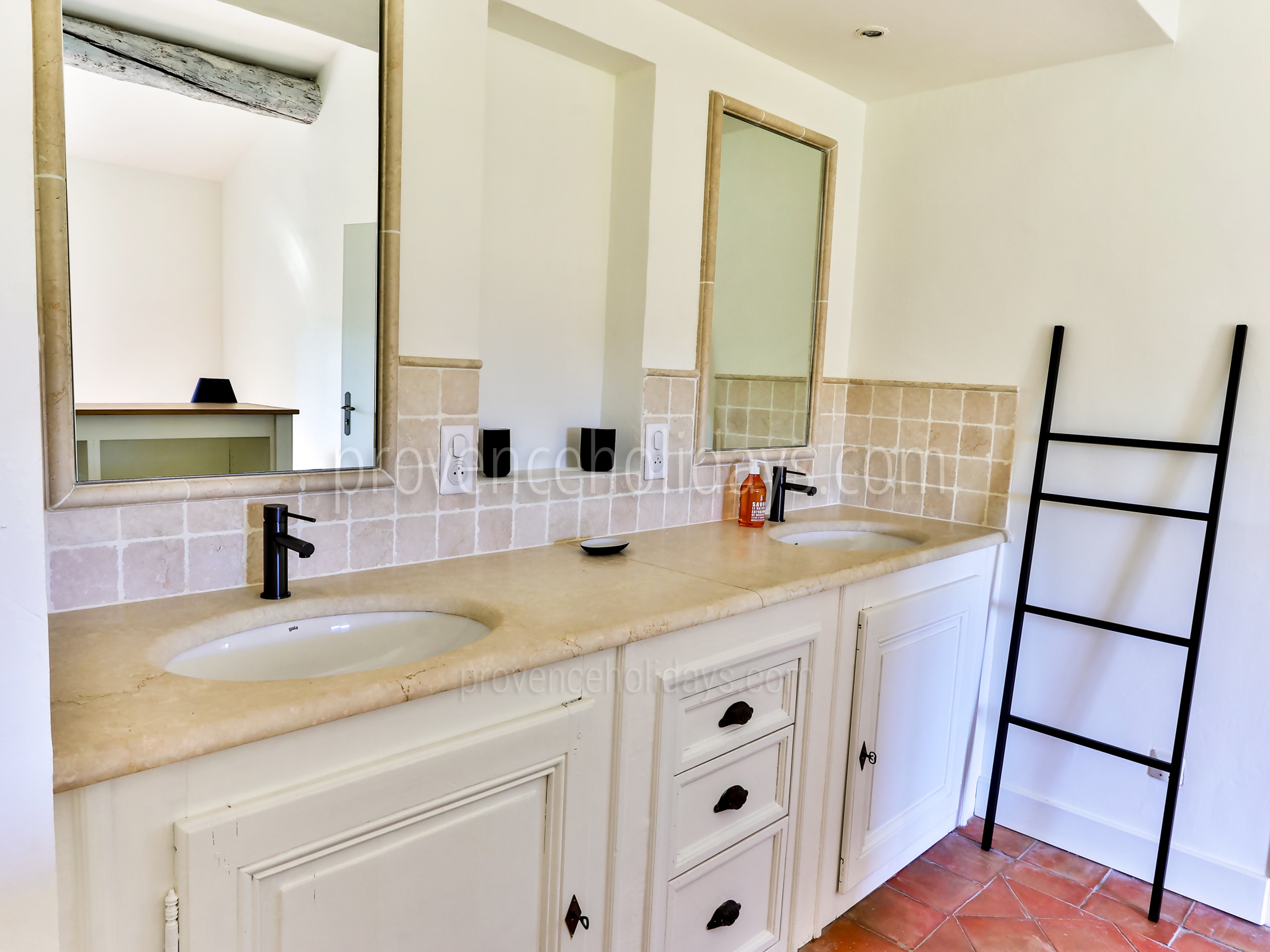 40 - Mas Joliette: Villa: Bathroom
