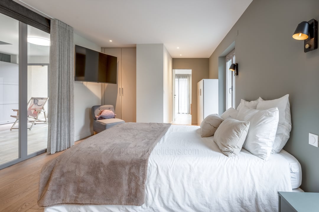 22 - Côté Sorgue: Villa: Bedroom