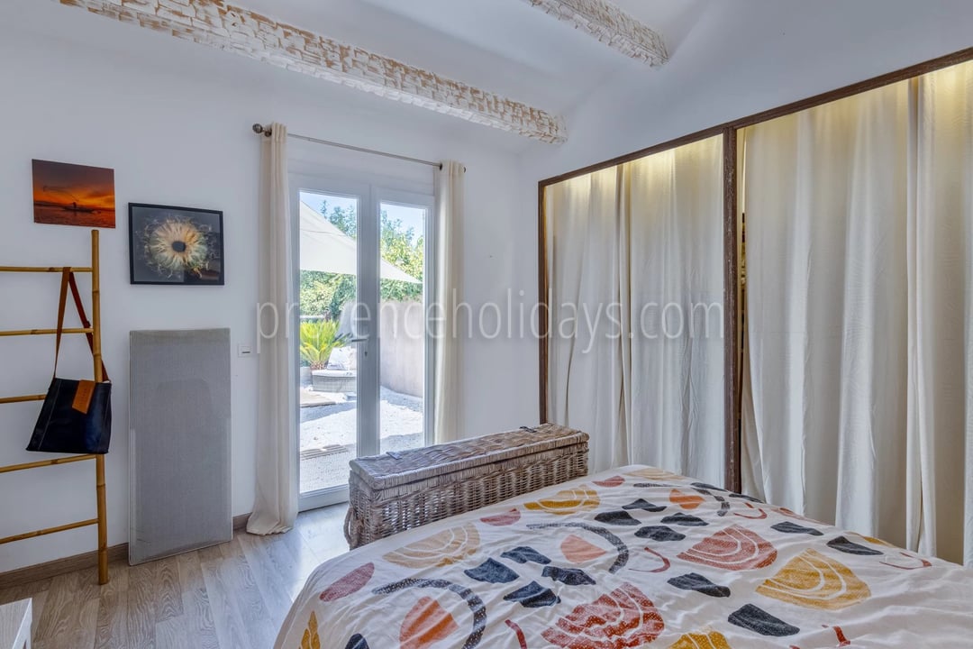 11 - Quiet house in Gassin: Villa: Bedroom