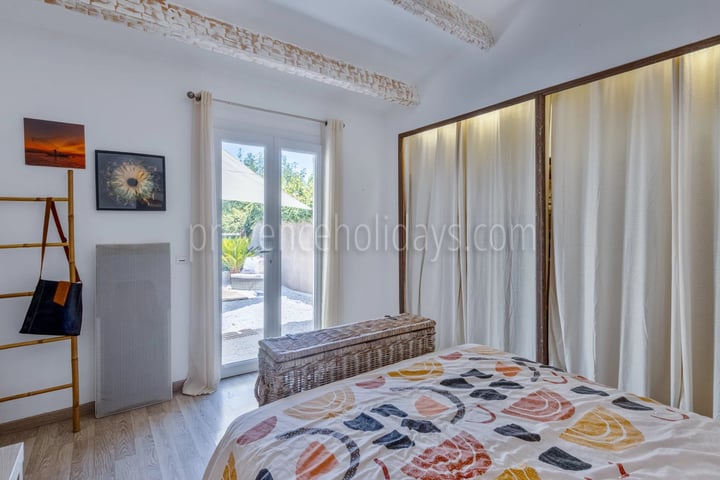 11 - Quiet house in Gassin: Villa: Bedroom