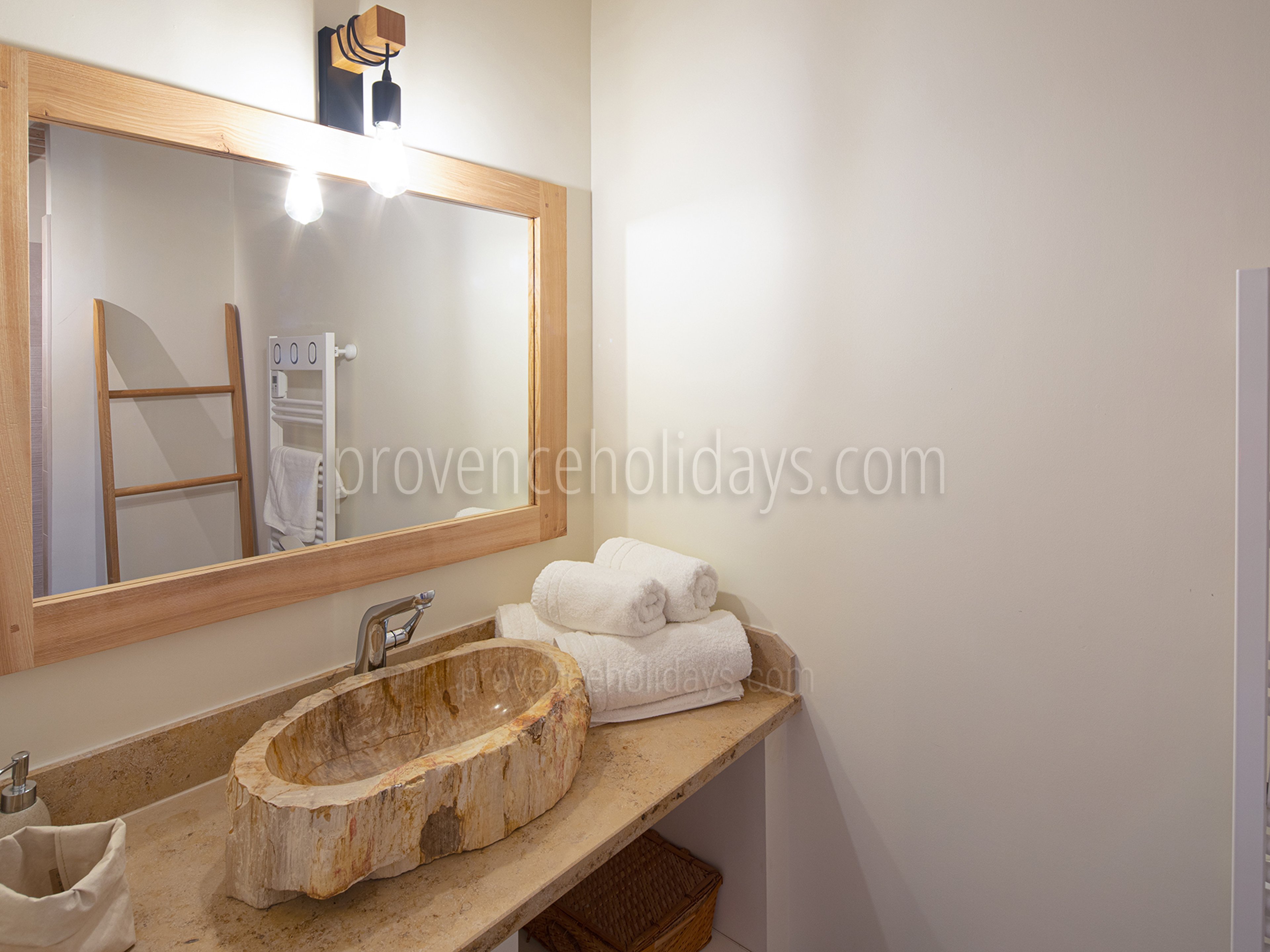 42 - Mas Robion: Villa: Bathroom