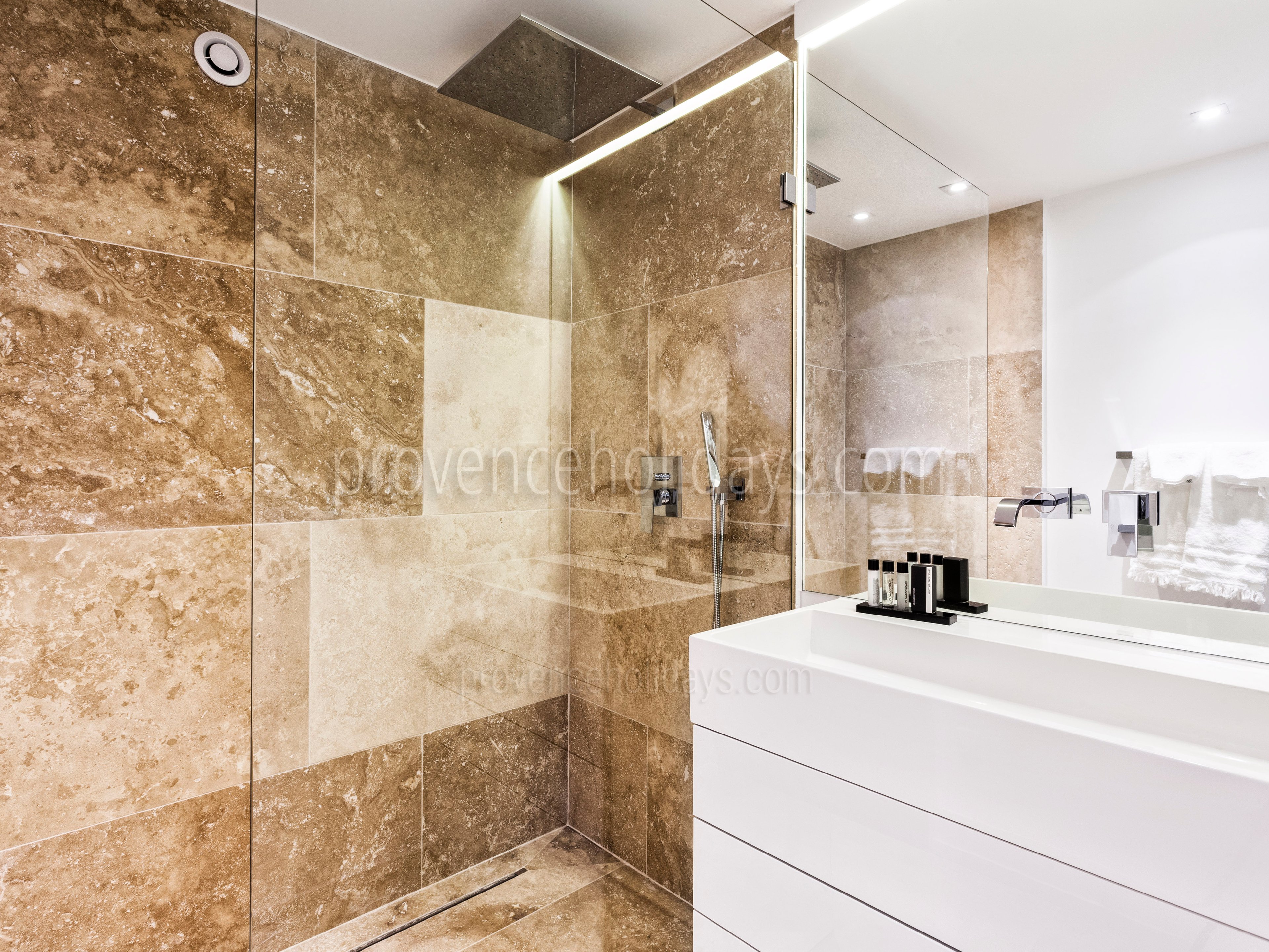 49 - Villa Cristal: Villa: Bathroom