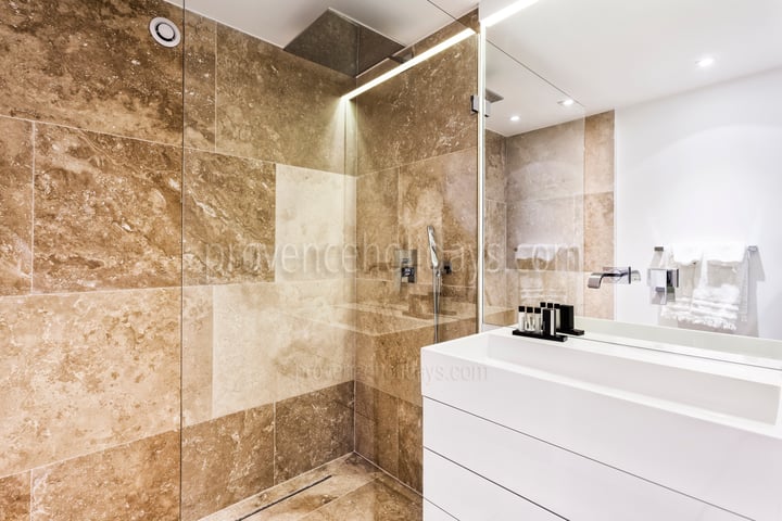 49 - Villa Cristal: Villa: Bathroom