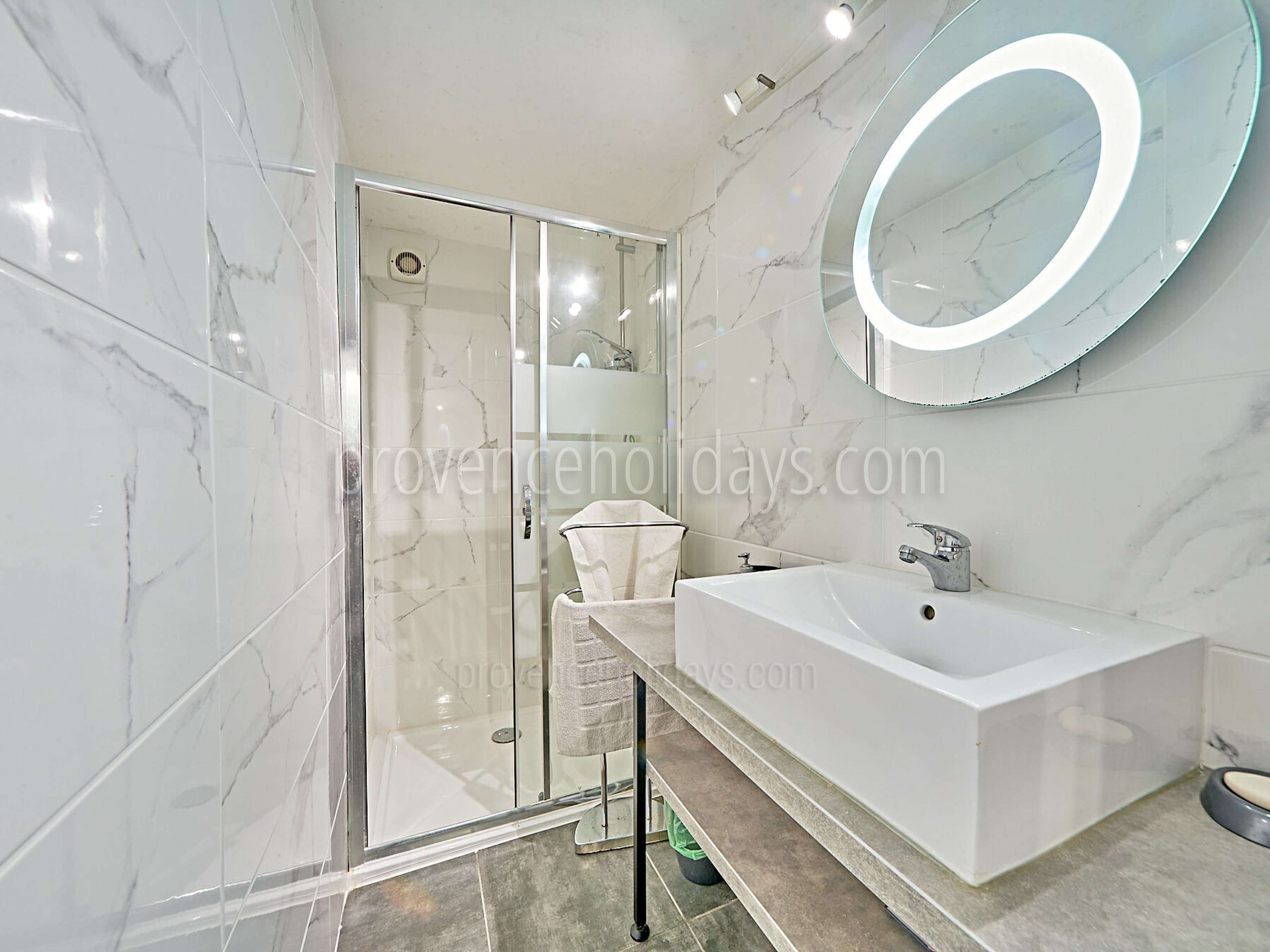 15 - Villa Chiara: Villa: Bathroom