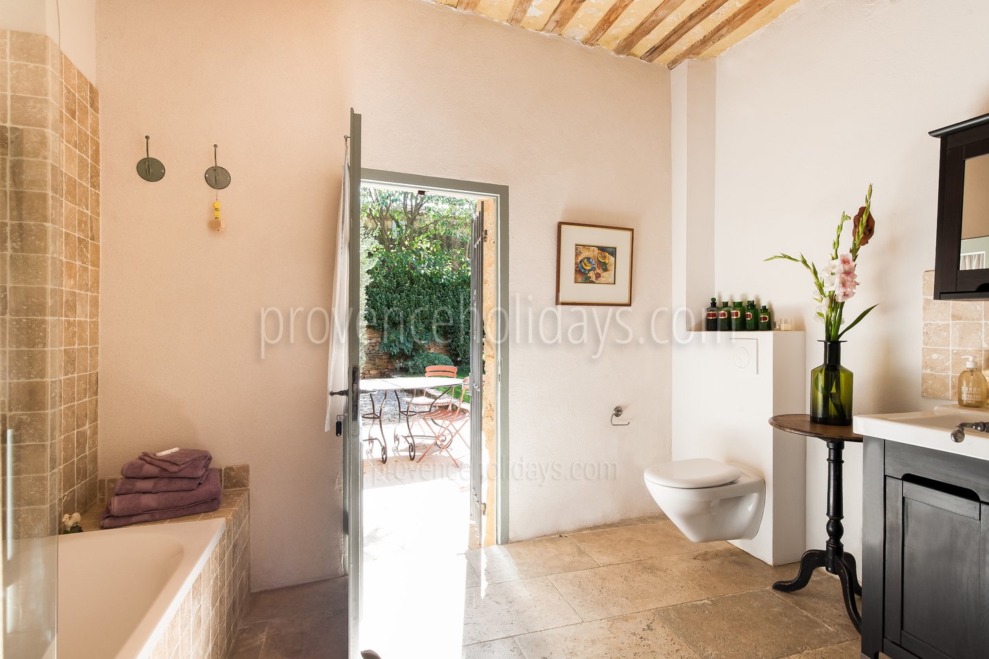 36 - Mas Pont-du-Gard: Villa: Interior