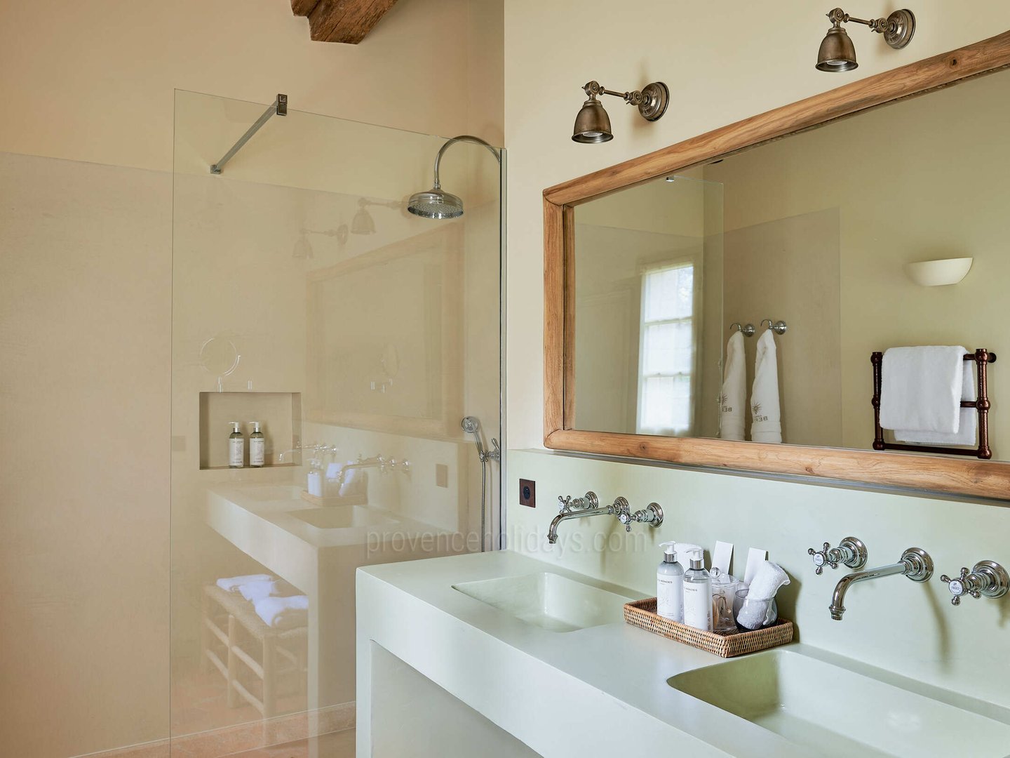 7 - Bastide Harmonie: Villa: Bathroom