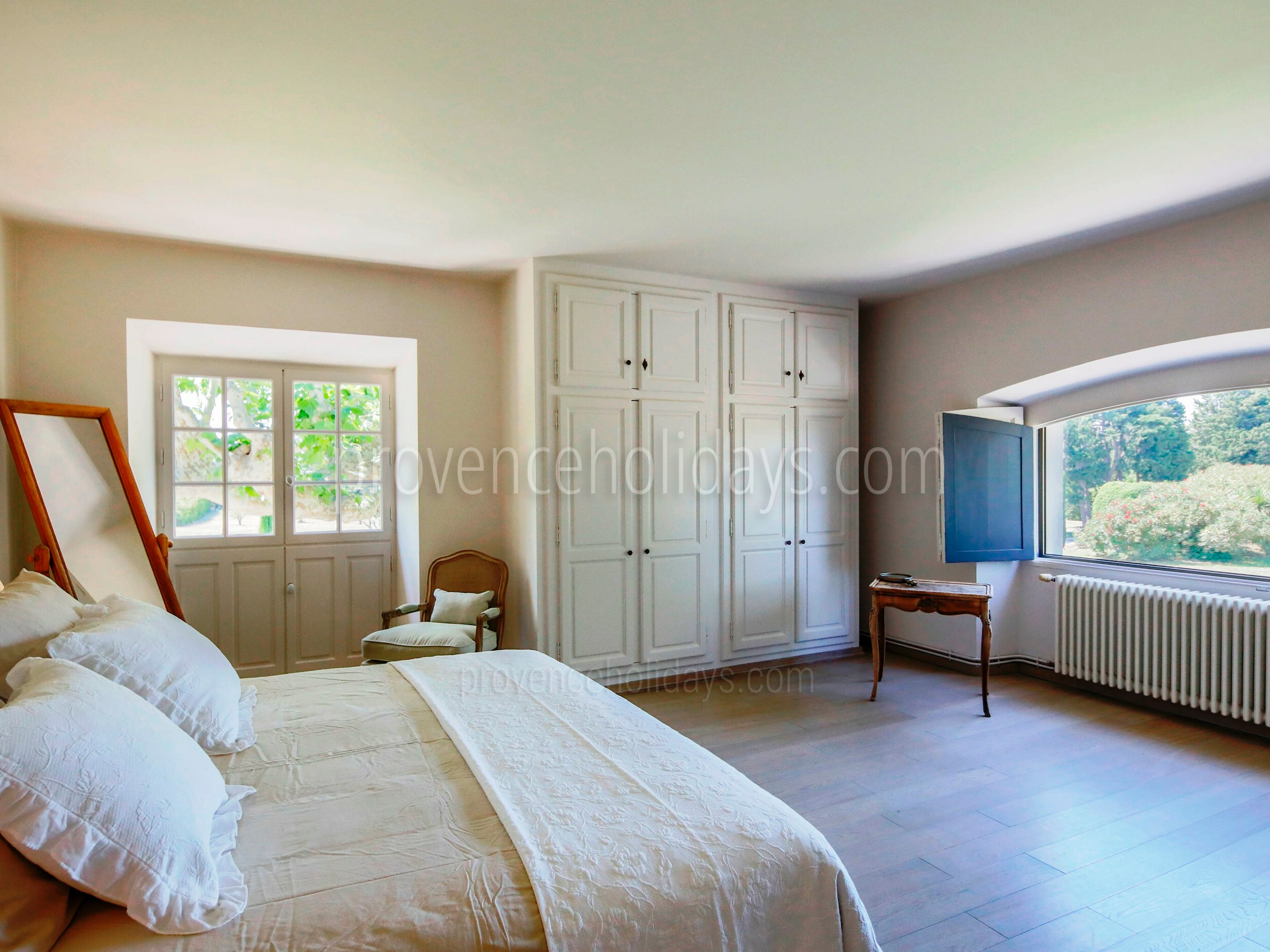 30 - Mas Luna: Villa: Bedroom