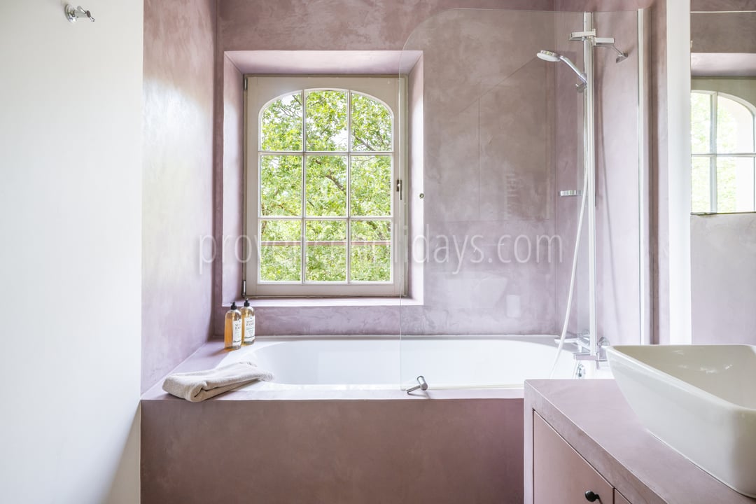 15 - Bergerie des Vignes: Villa: Bathroom