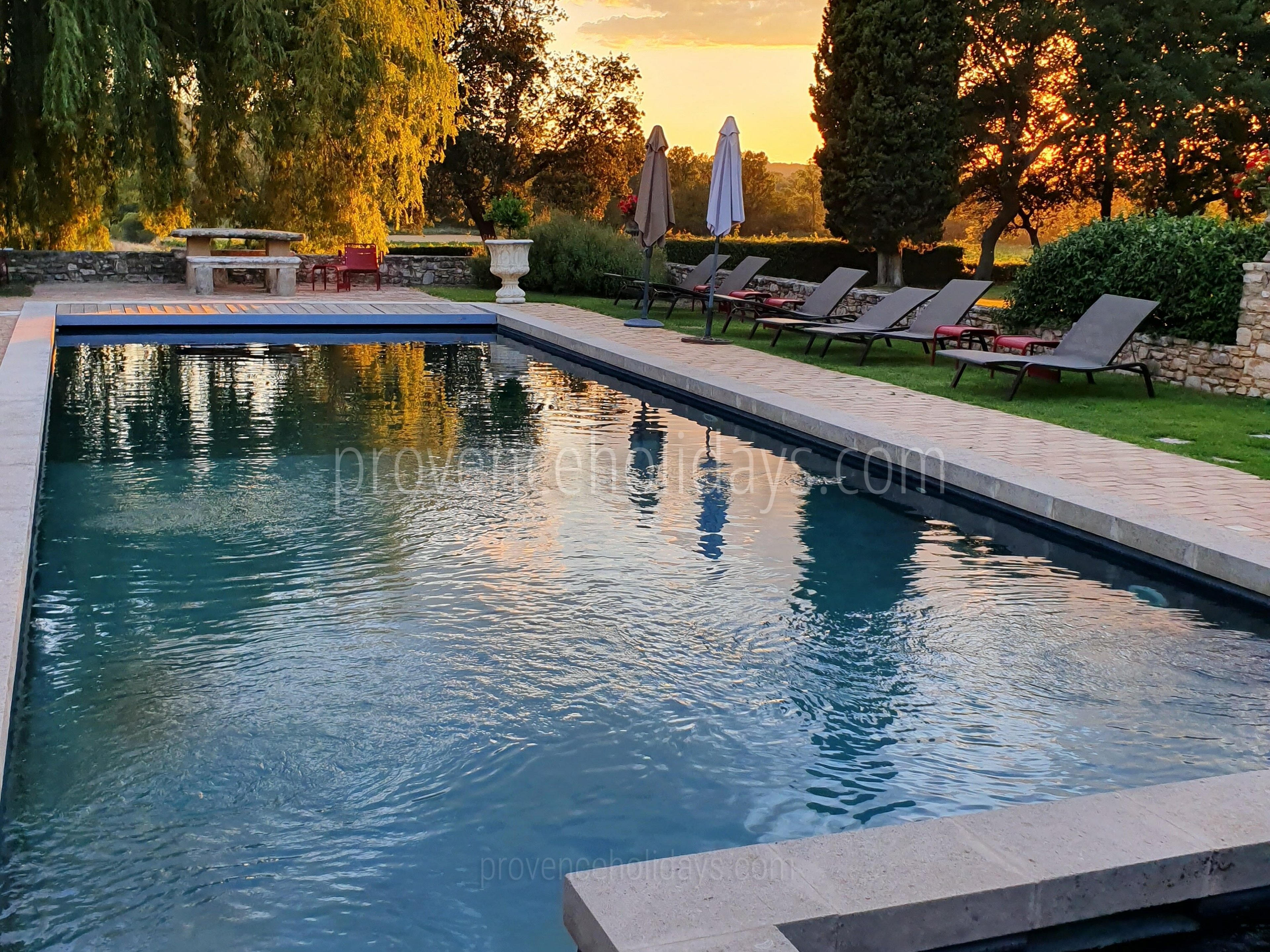 22 - Domaine d\'Uzès: Villa: Exterior