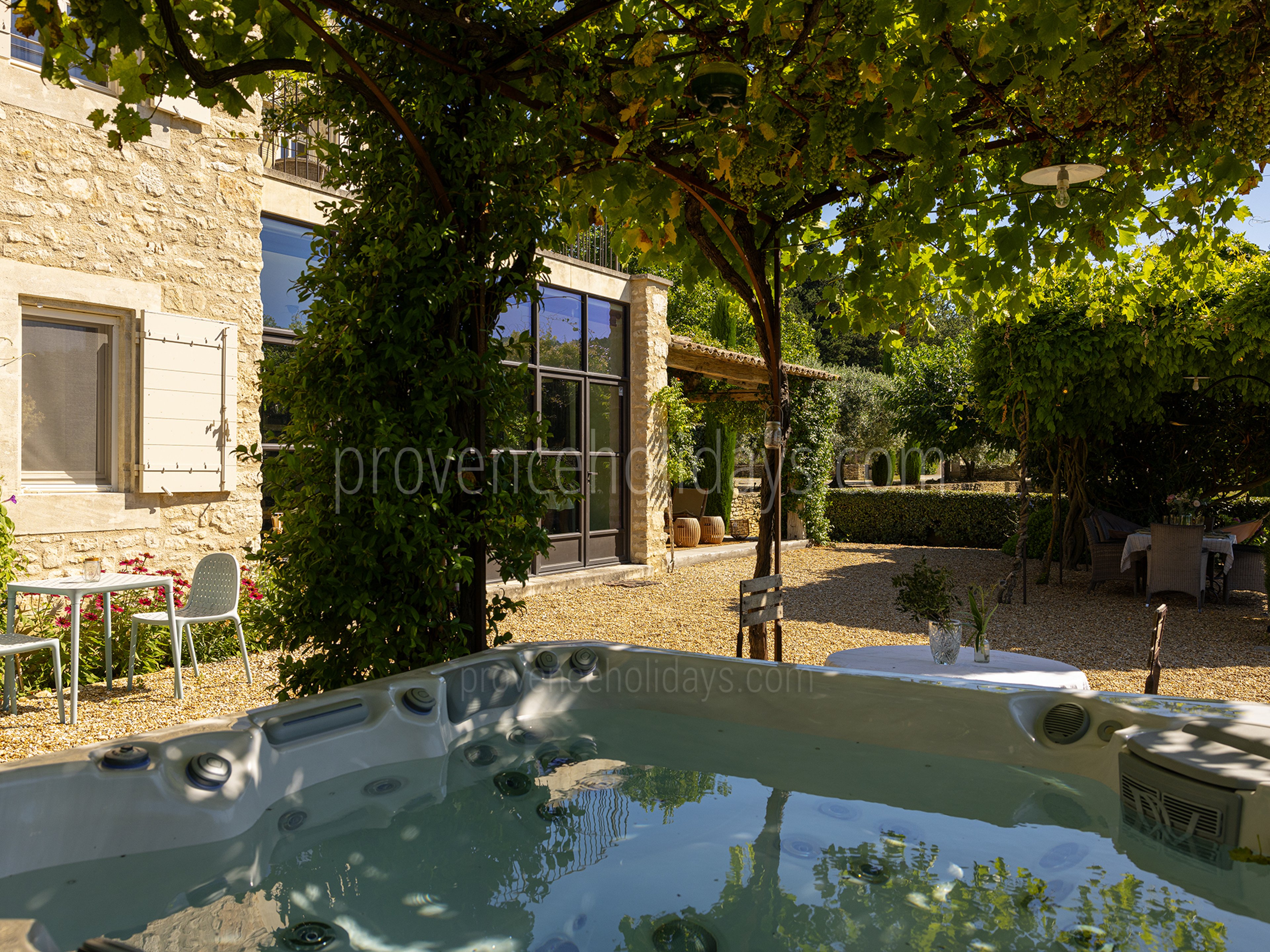 57 - Mas de Saint Véran: Villa: Exterior