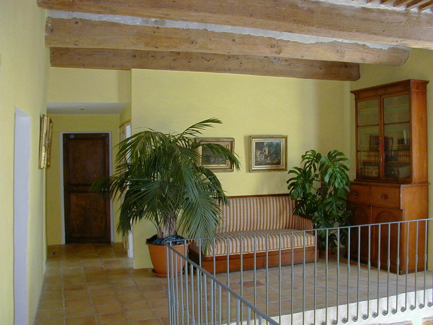 30 - Mas Lambesc: Villa: Interior