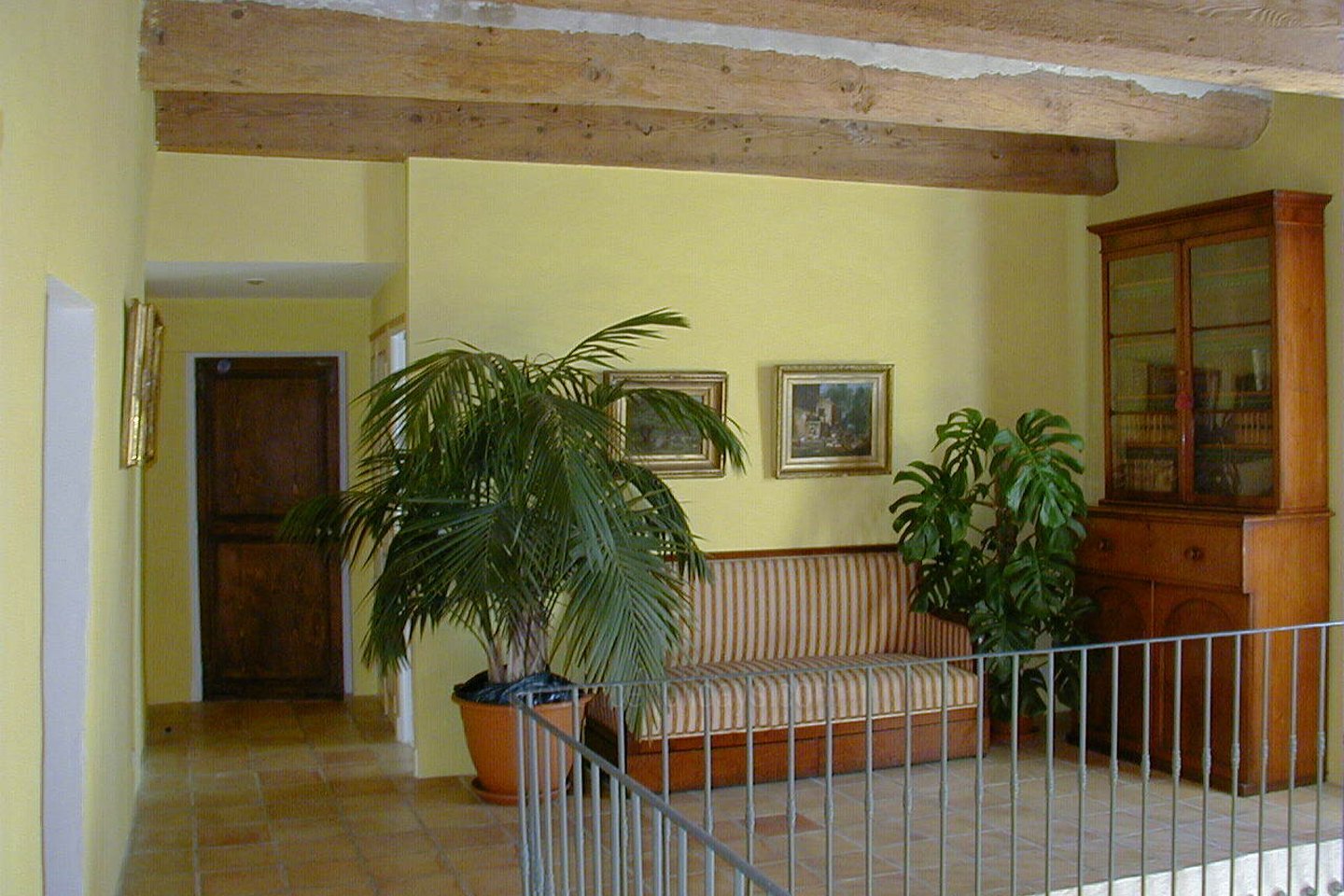 30 - Mas Lambesc: Villa: Interior