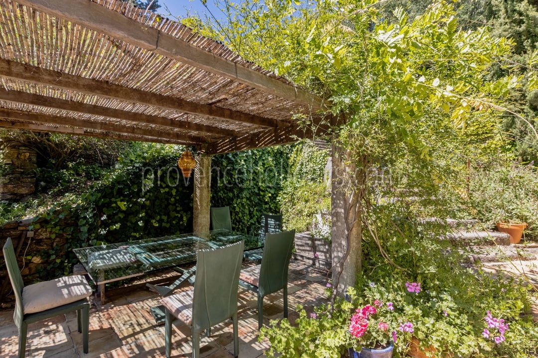 4 - Gehucht in La Garde-Freinet: Villa: Exterior