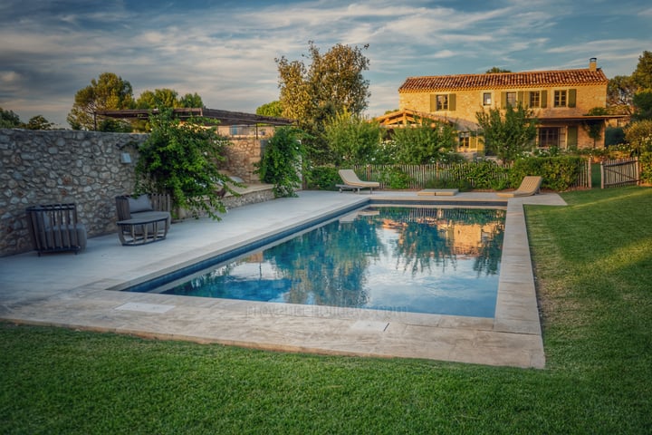 Mas mit beheiztem Pool in Eygalières