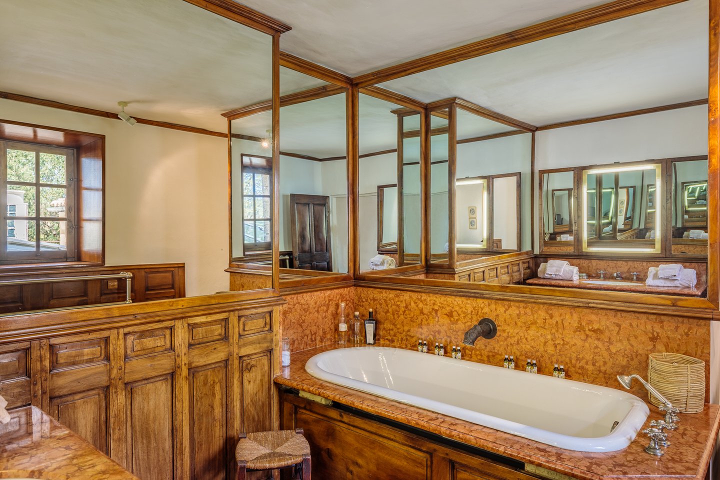 80 - Château de Luberon: Villa: Bathroom