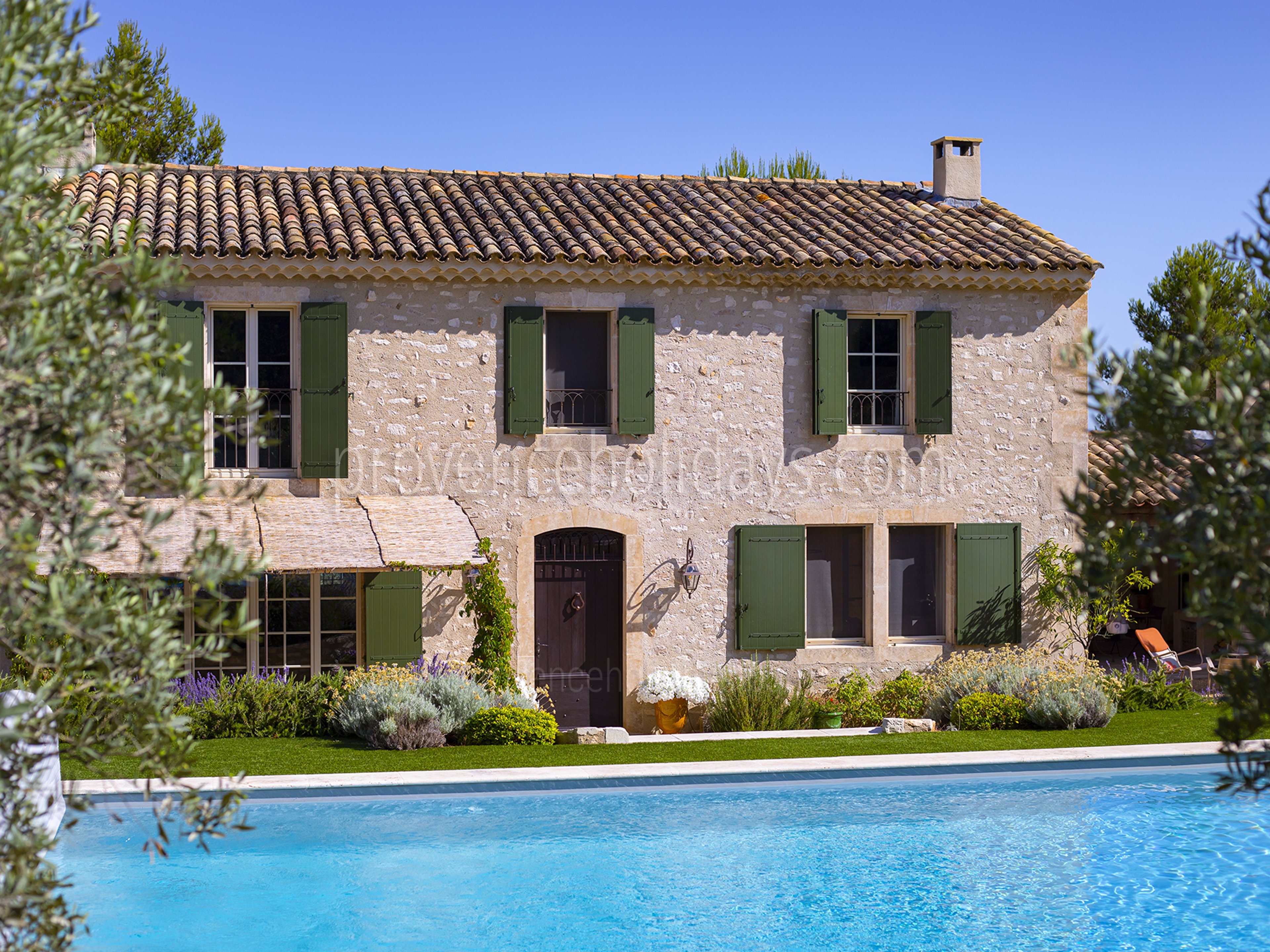 18 - Le Mas de la Cabro: Villa: Exterior