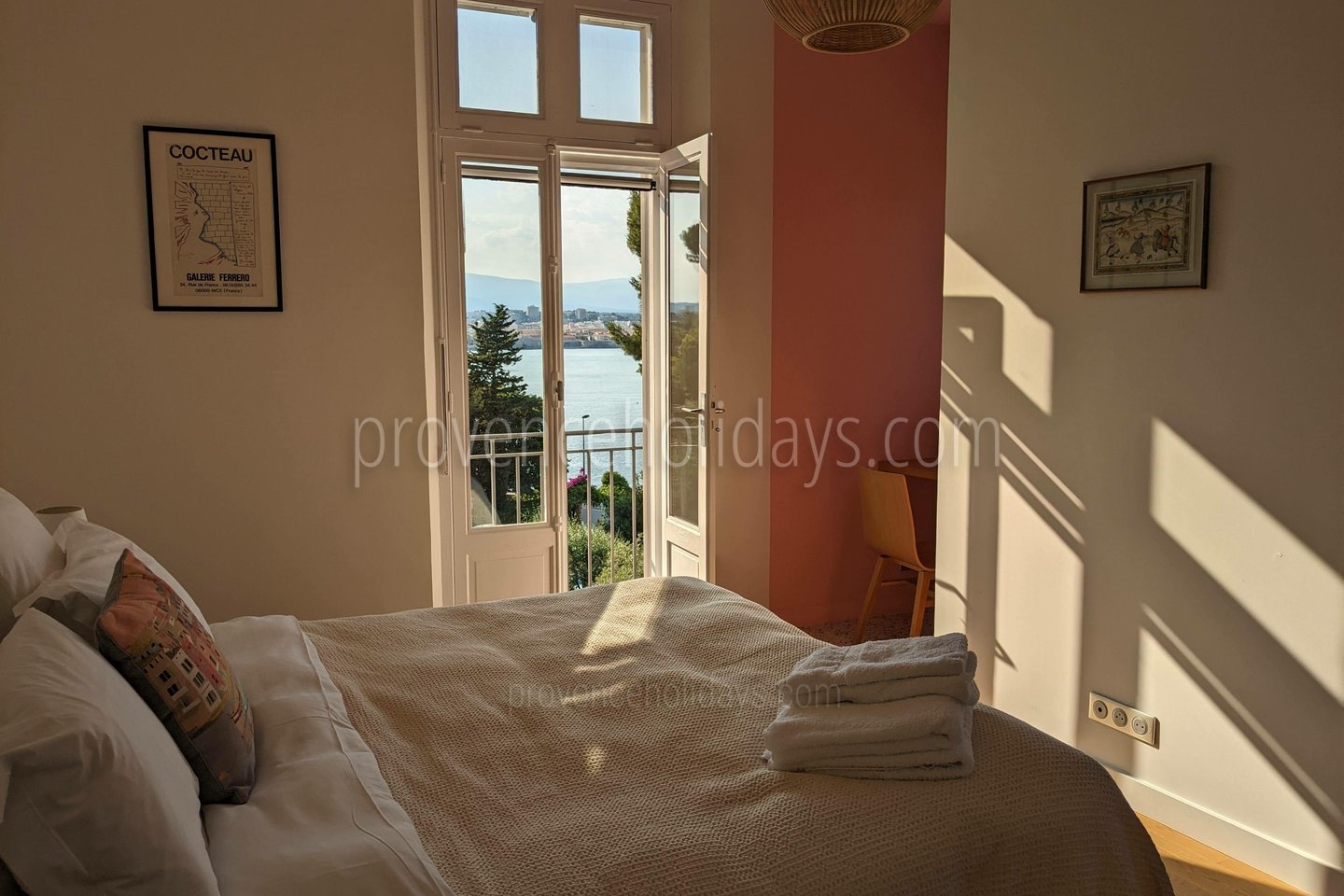 62 - Villa Cap d\'Antibes: Villa: Bedroom