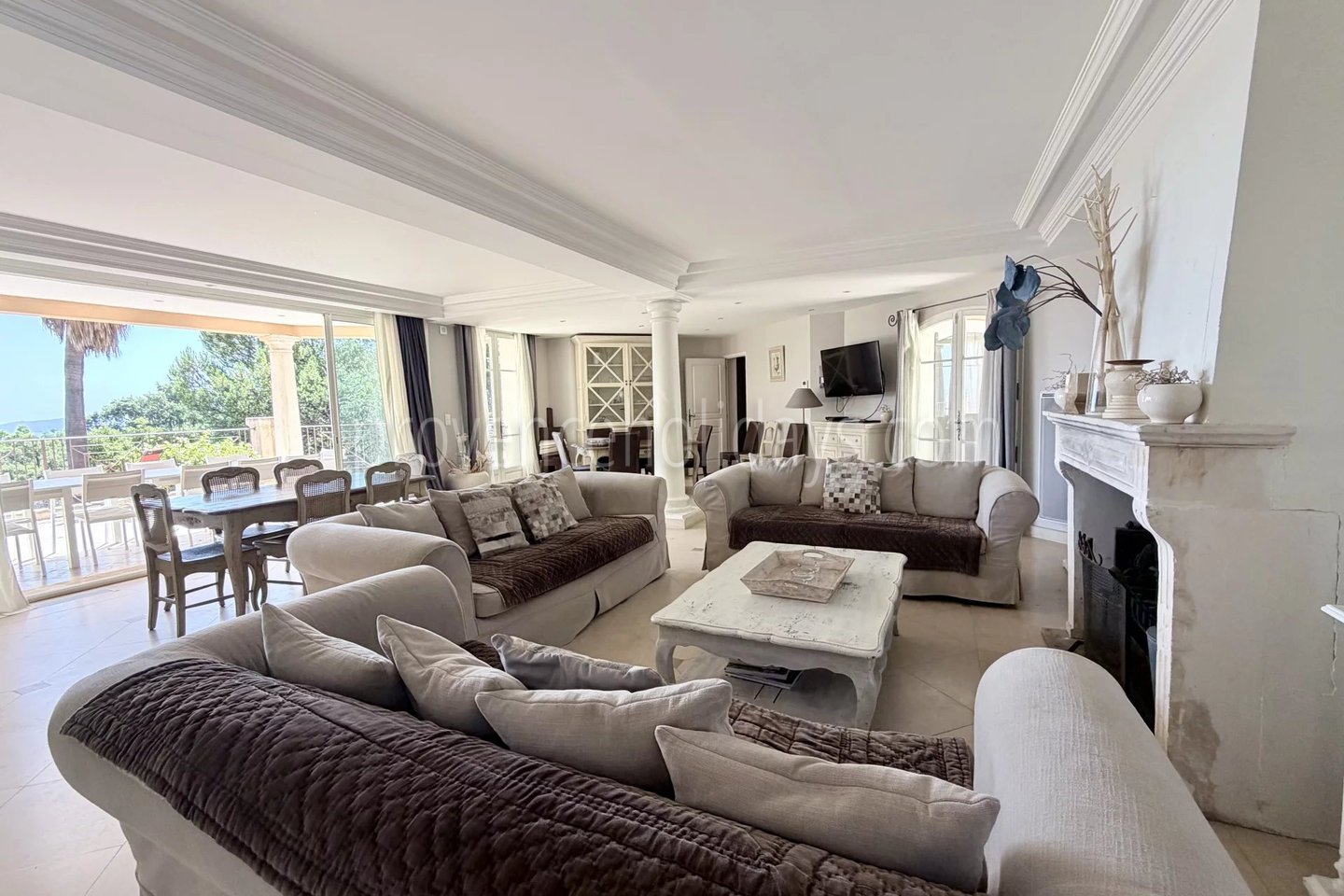 9 - Villa mit Kamin in Cavalaire-sur-Mer: Villa: Interior