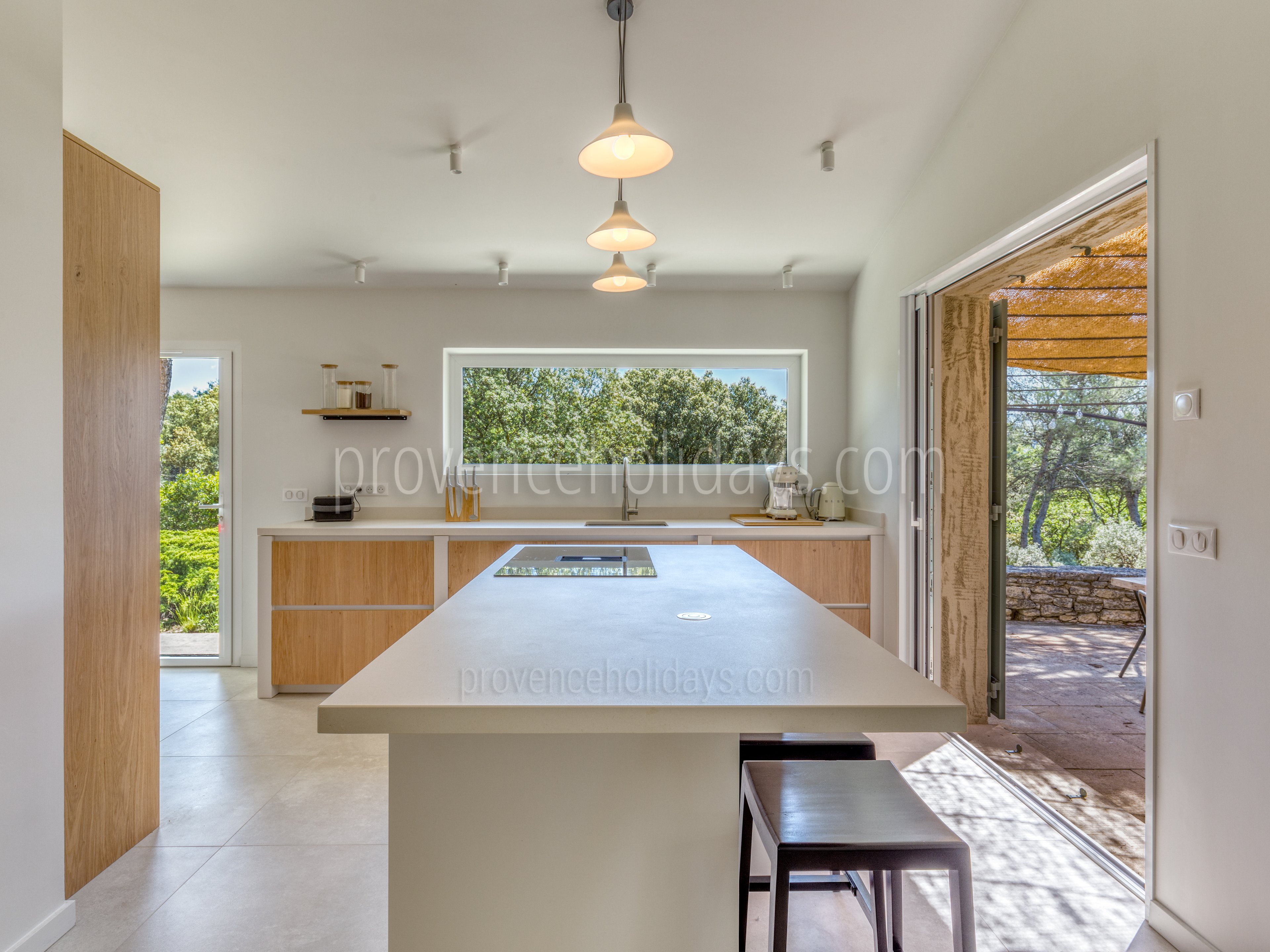10 - L\'Escapade en Provence: Villa: Interior