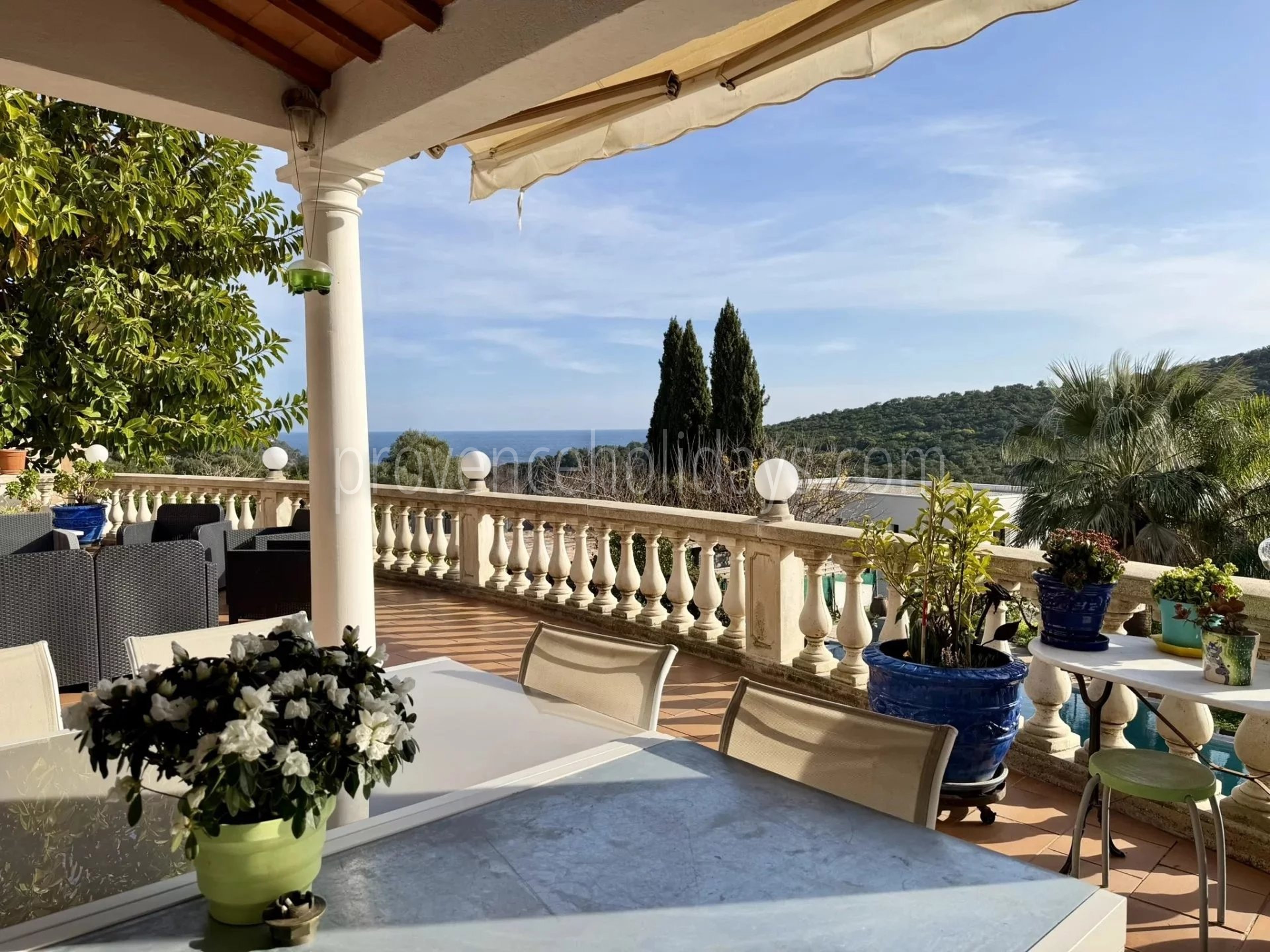 4 - Character house in Cavalaire-sur-Mer: Villa: Exterior