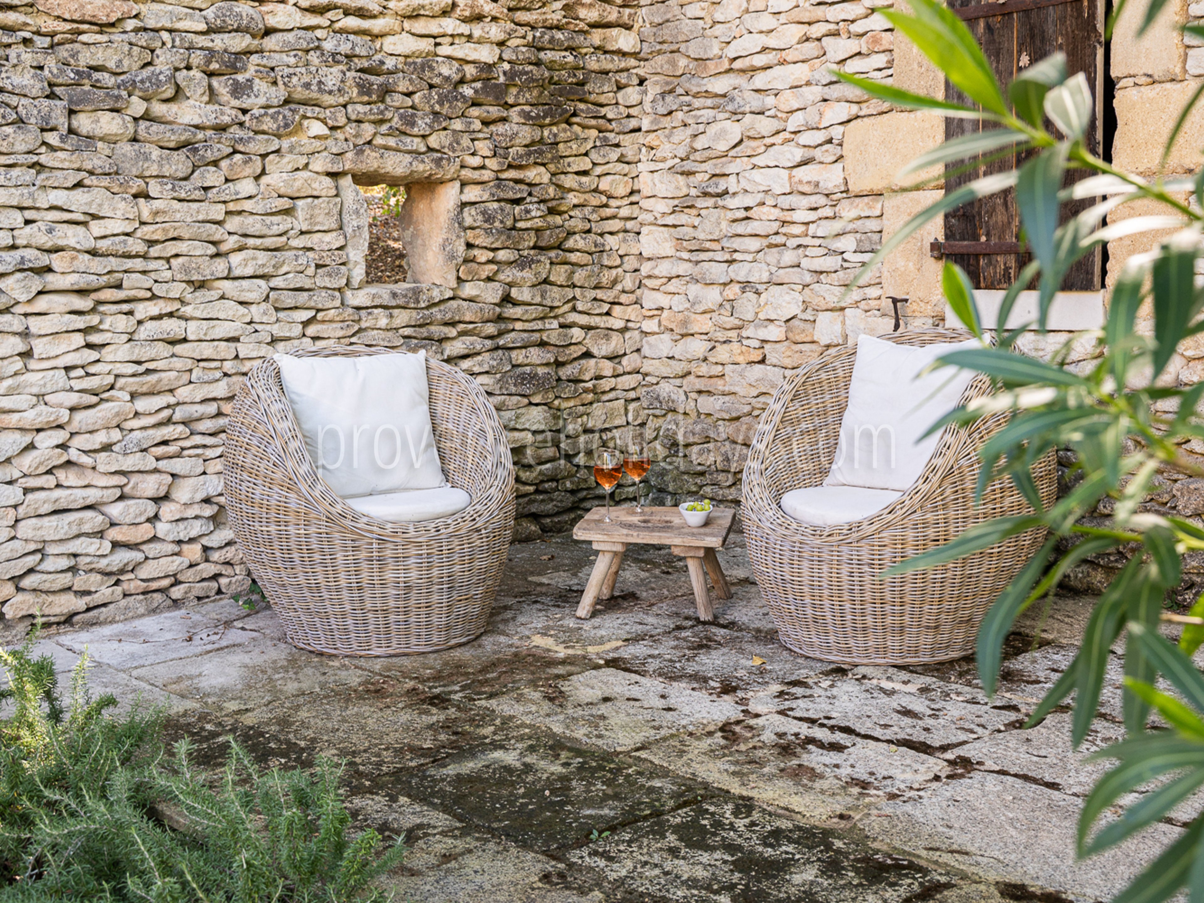 42 - Le Mazet des Collines: Villa: Exterior