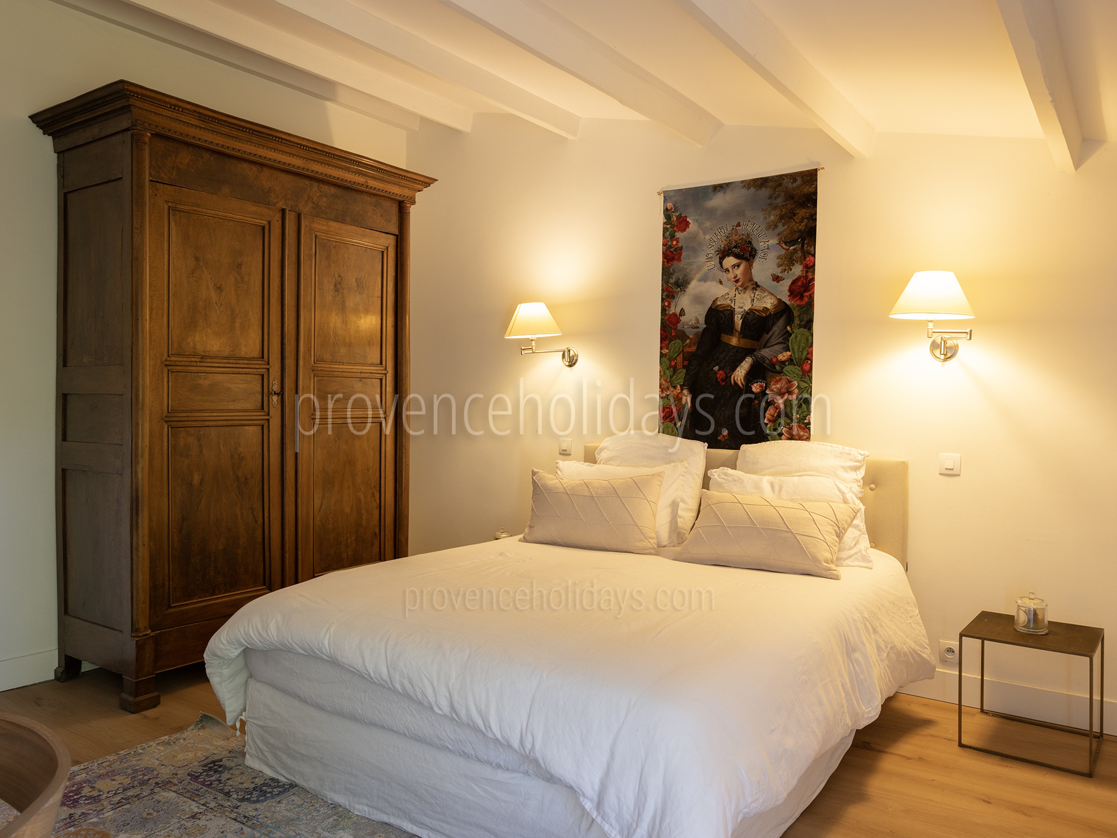 25 - Maison Eyragues: Villa: Bedroom