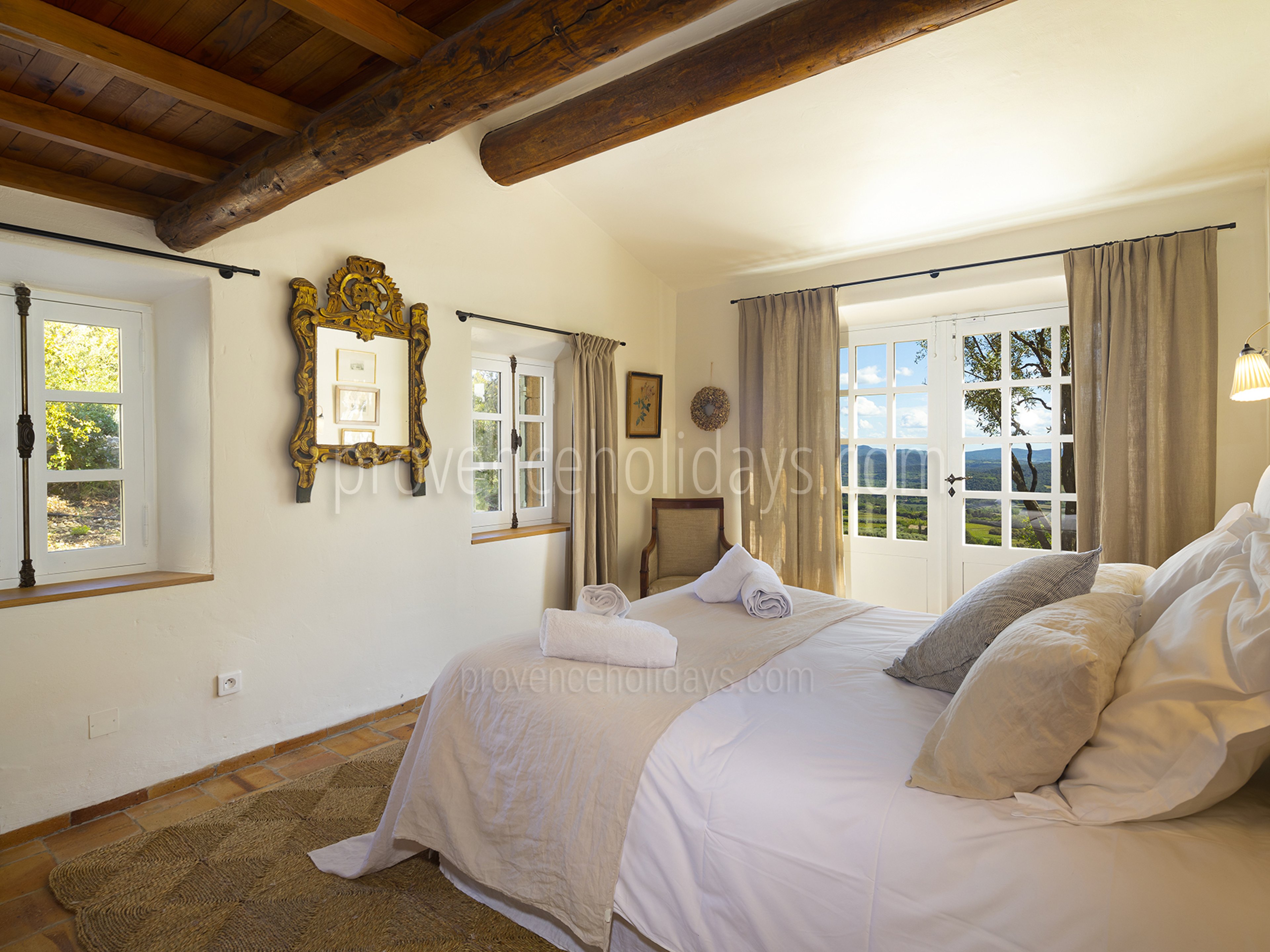 5 - Chez Cécile: Villa: Bedroom