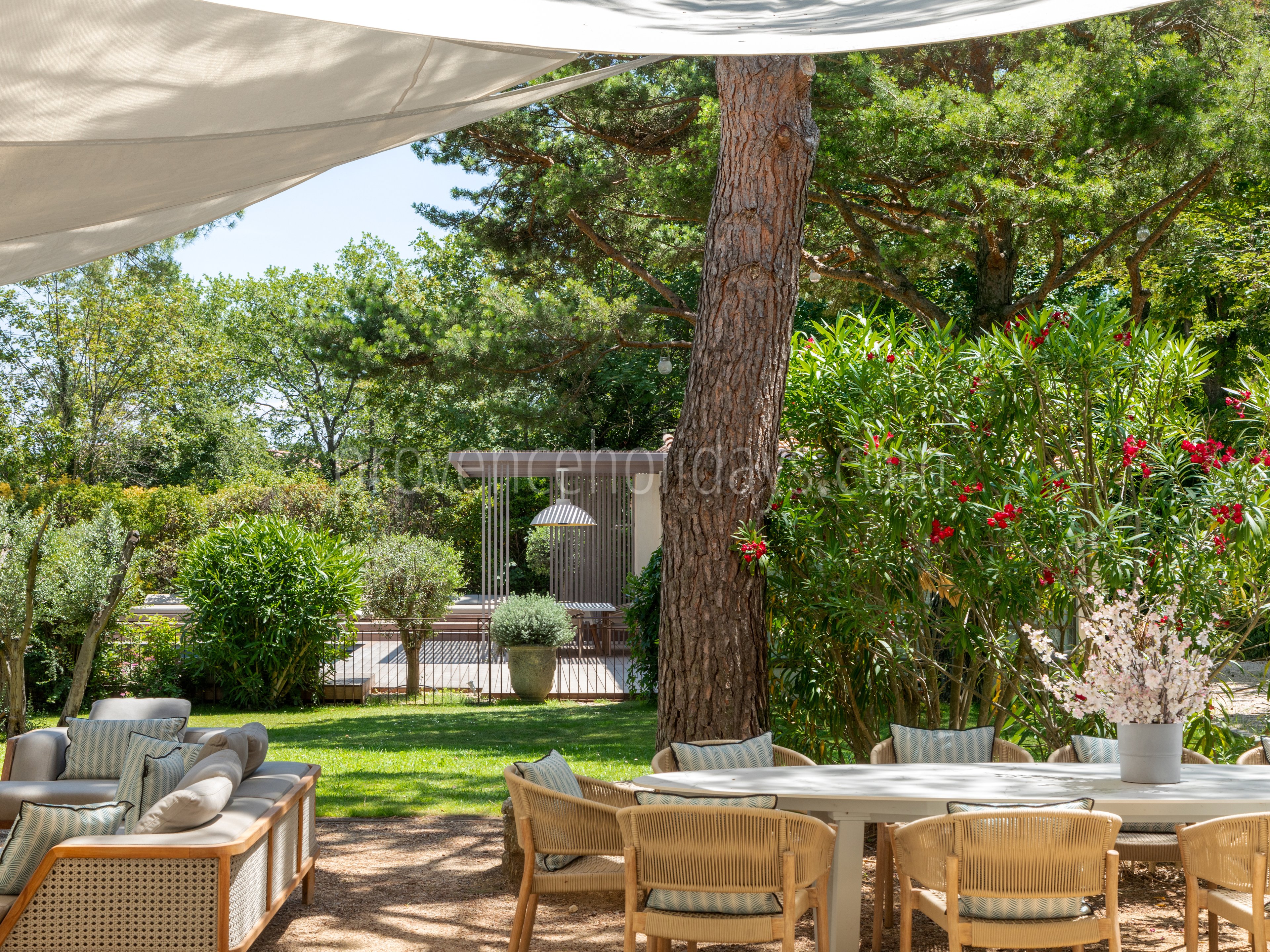 8 - Domaine Aurea: Villa: Exterior