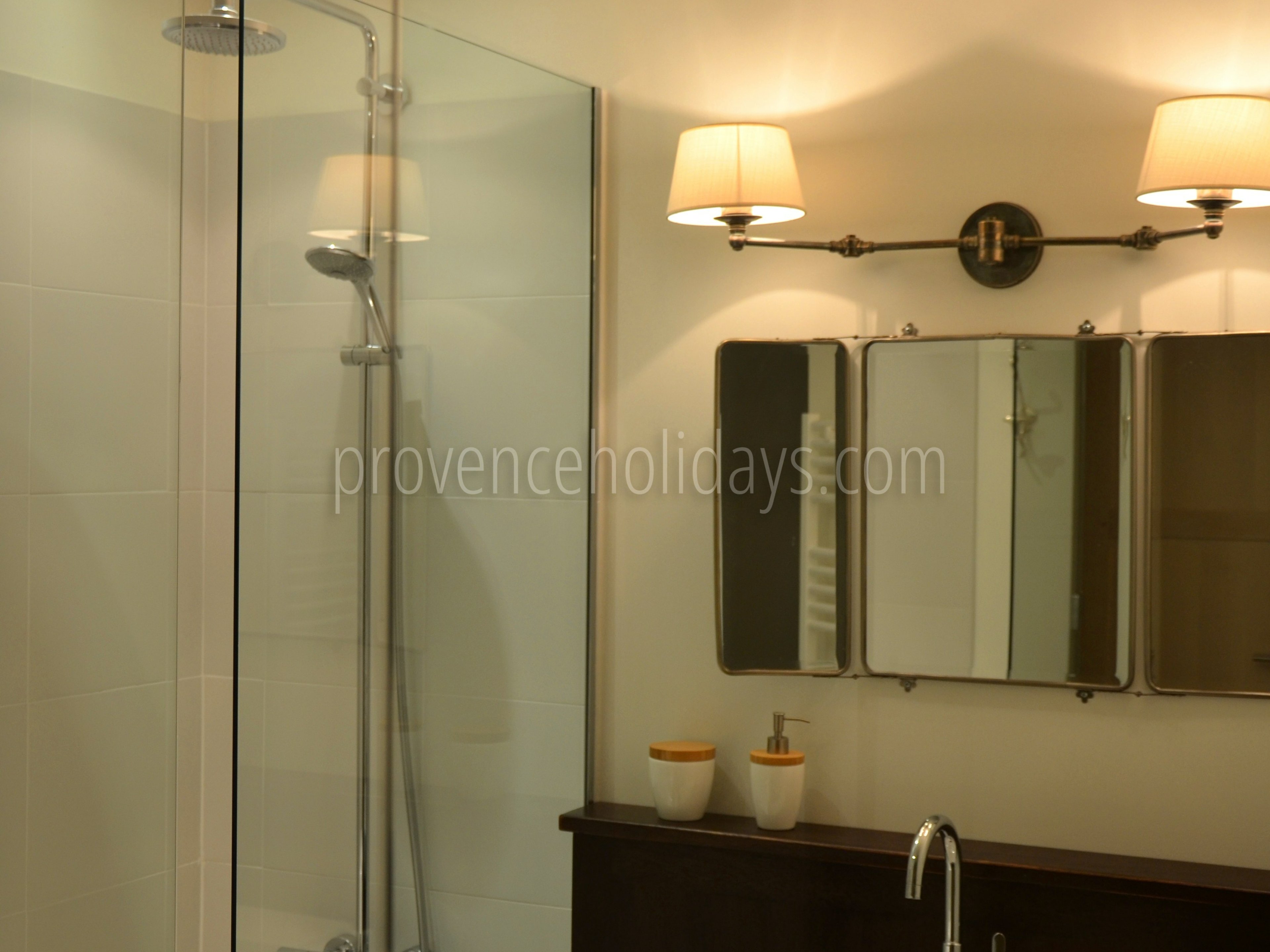 13 - Mas Audrey: Villa: Bathroom