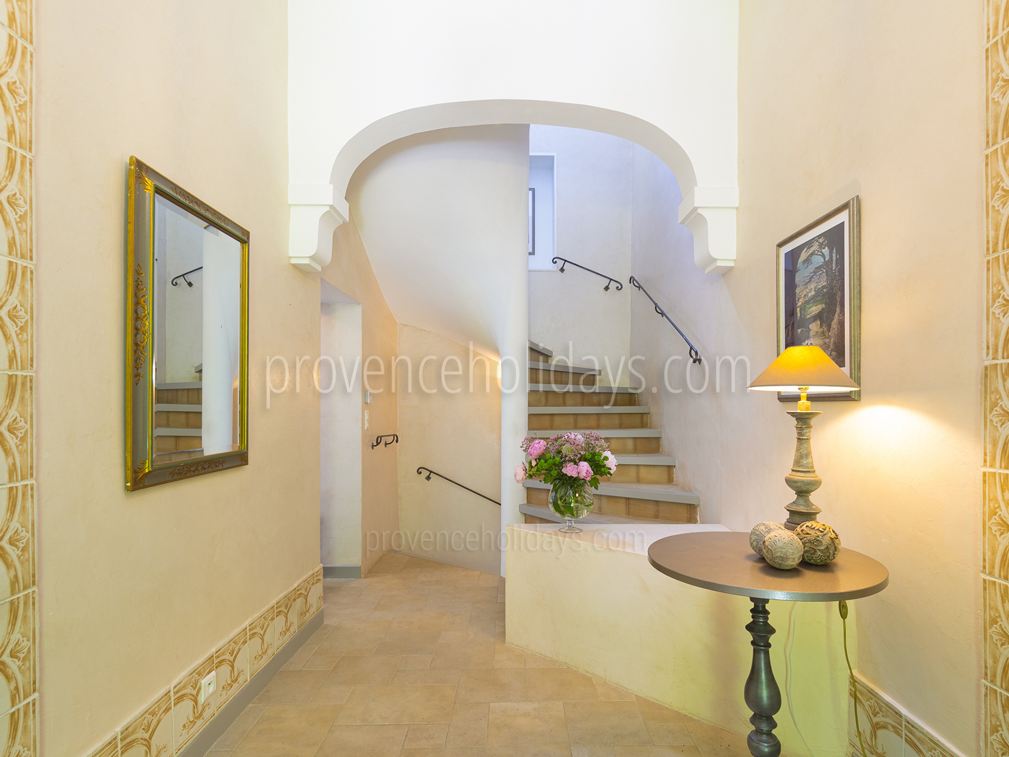 29 - Villa Luberon: Villa: Interior