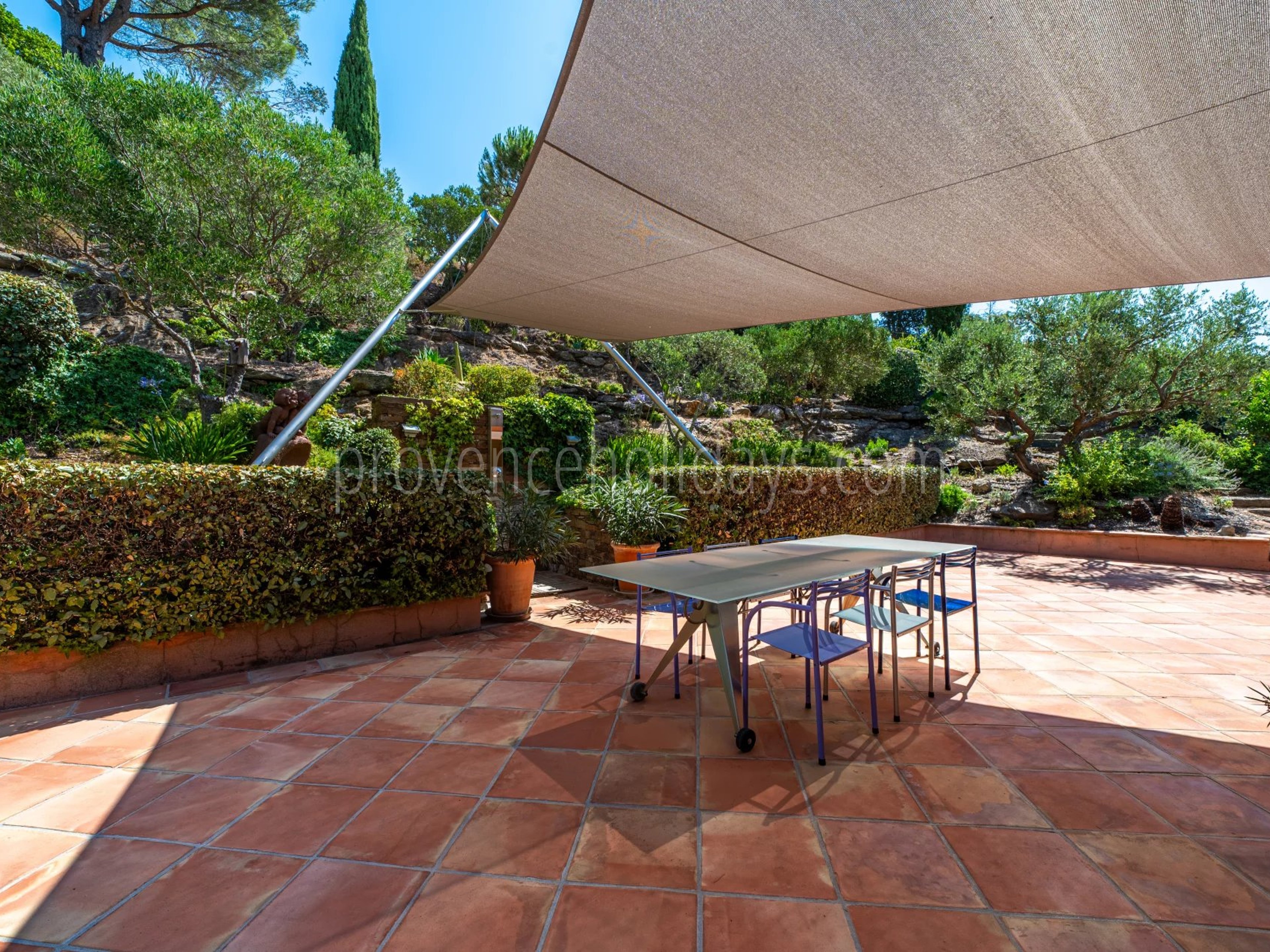 38 - Zeitgenössische Villa in Rayol-Canadel-sur-Mer: Villa: Exterior