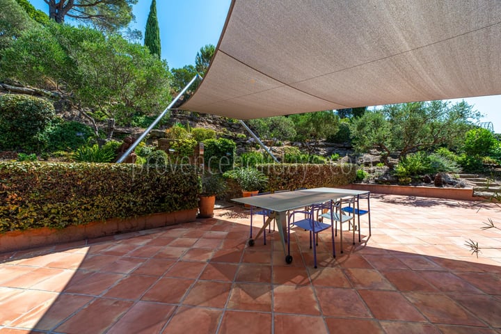 38 - Villa contemporaine à Rayol-Canadel-sur-Mer: Villa: Exterior
