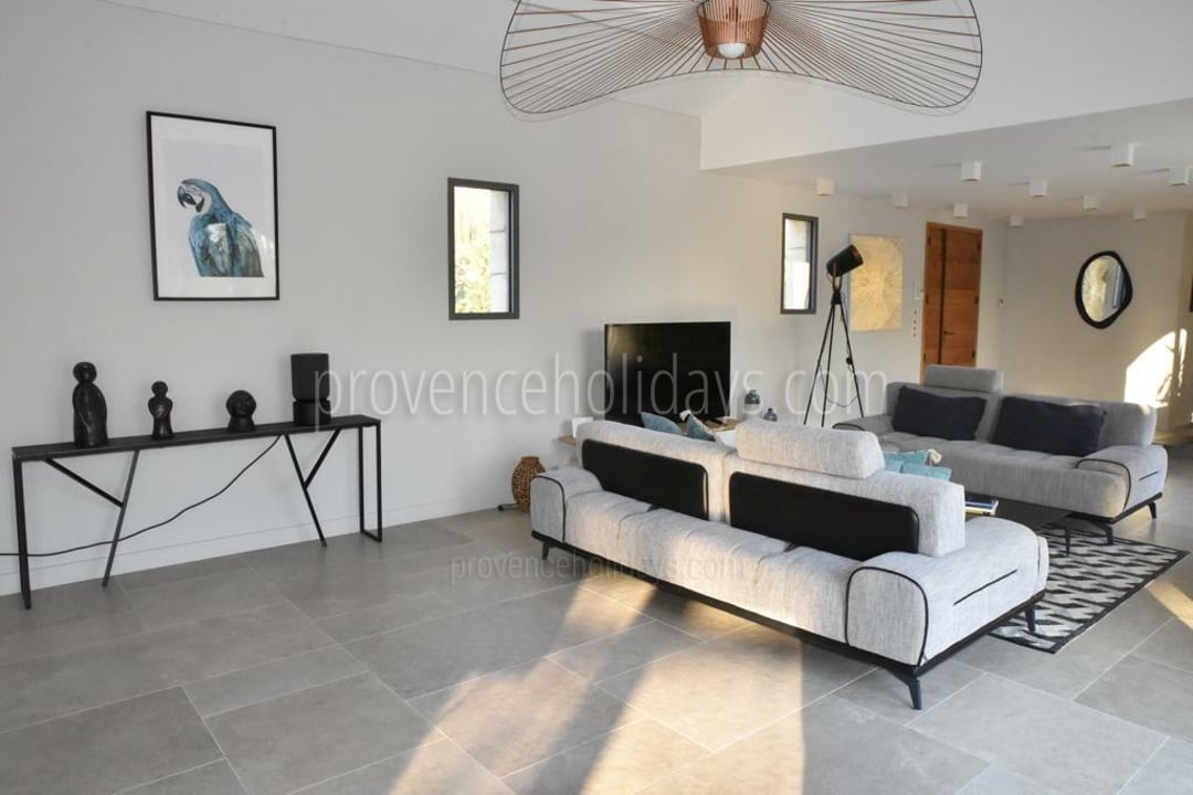 16 - Le Mas des Bories: Villa: Interior