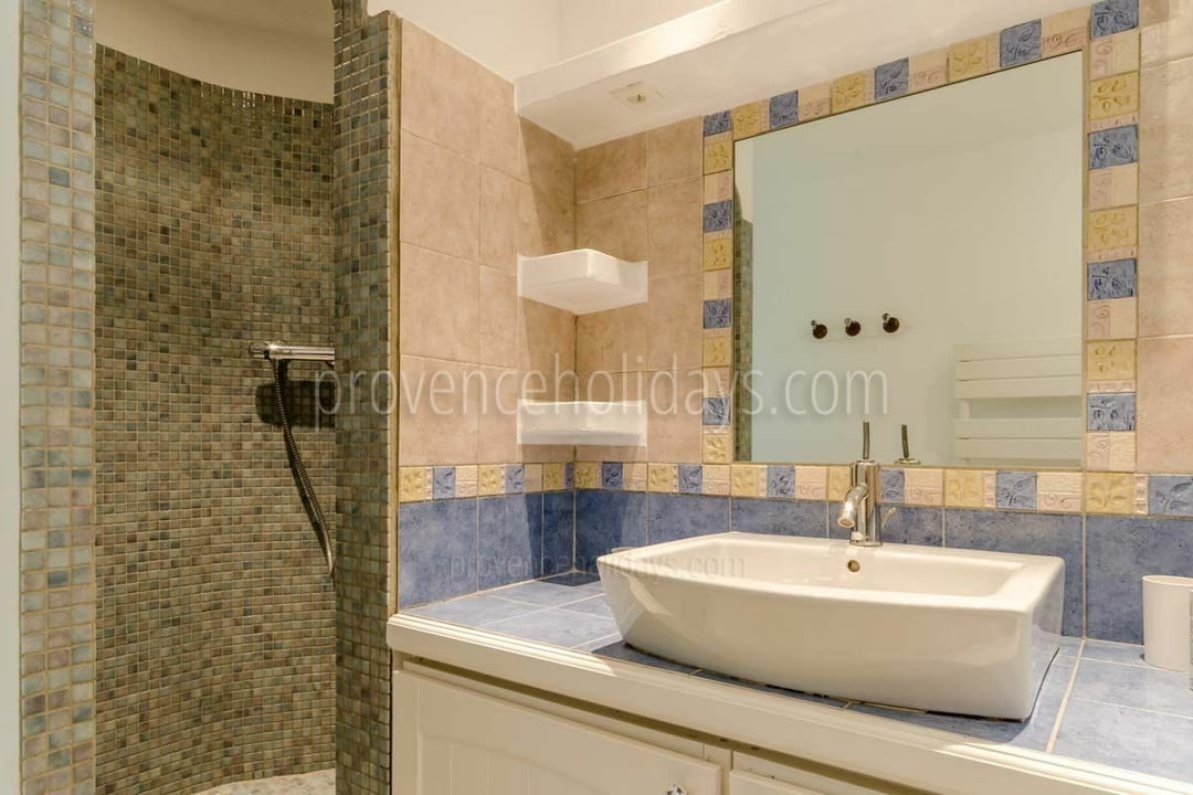 53 - Le Mas de Gordes: Villa: Bathroom