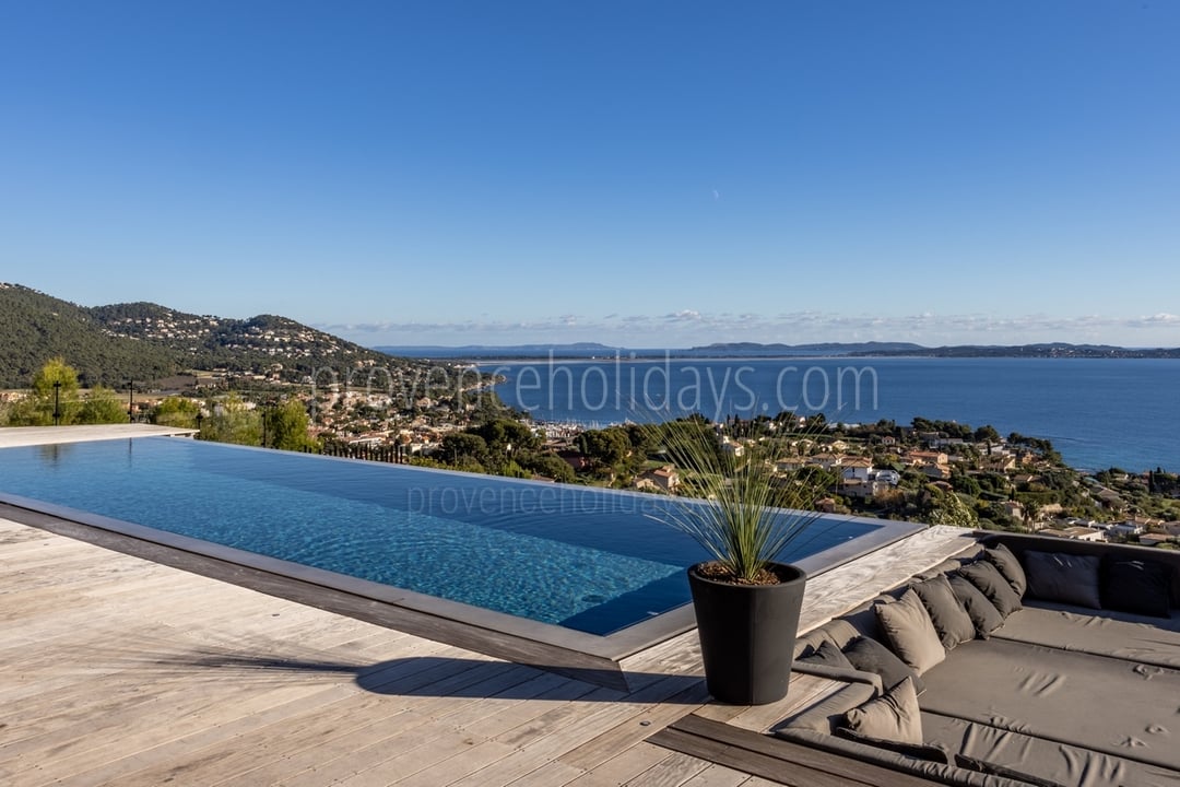 Contemporary villa with spectacular views of the Mediterranean