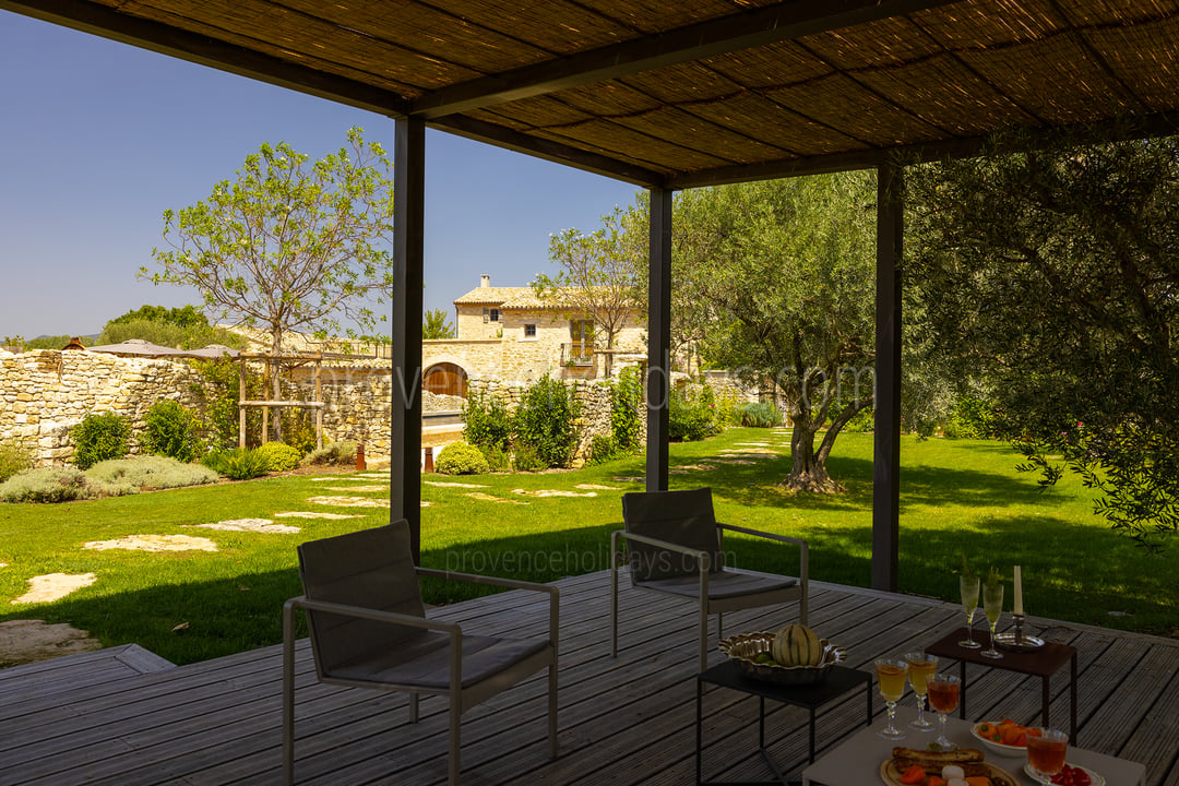 25 - Grand Mas d\'Oppède: Villa: Exterior