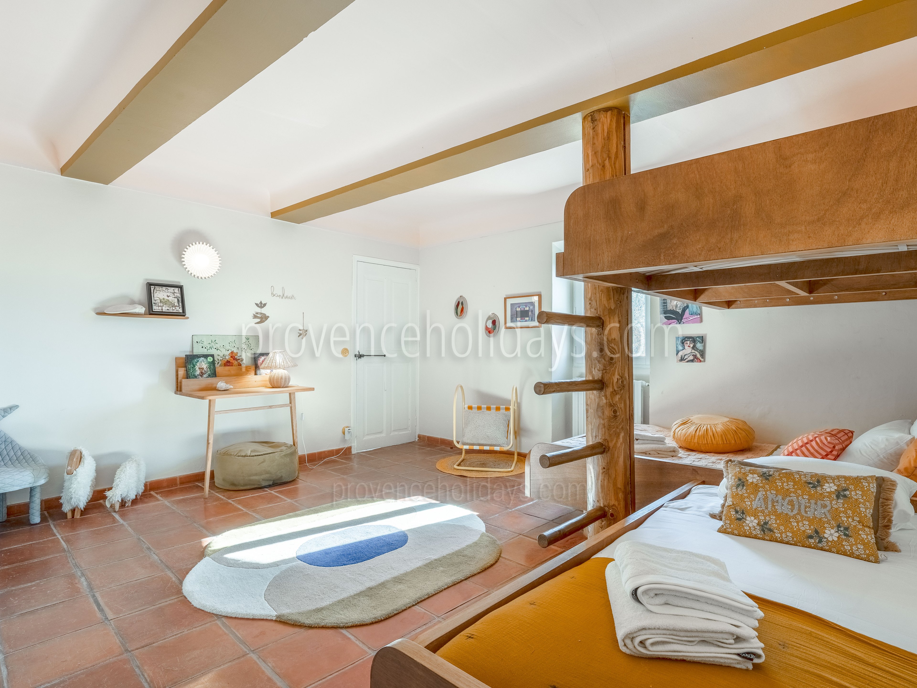 22 - Le Havre Provençal: Villa: Bedroom