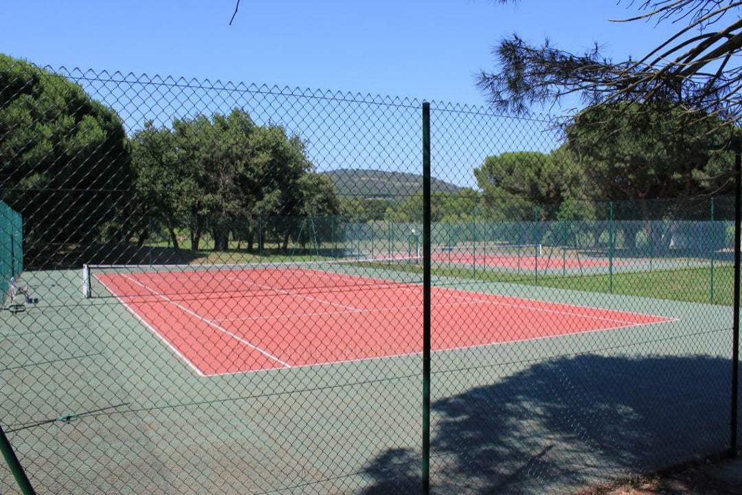 Air-conditioned villa in a private estate in Grimaud - Exterior